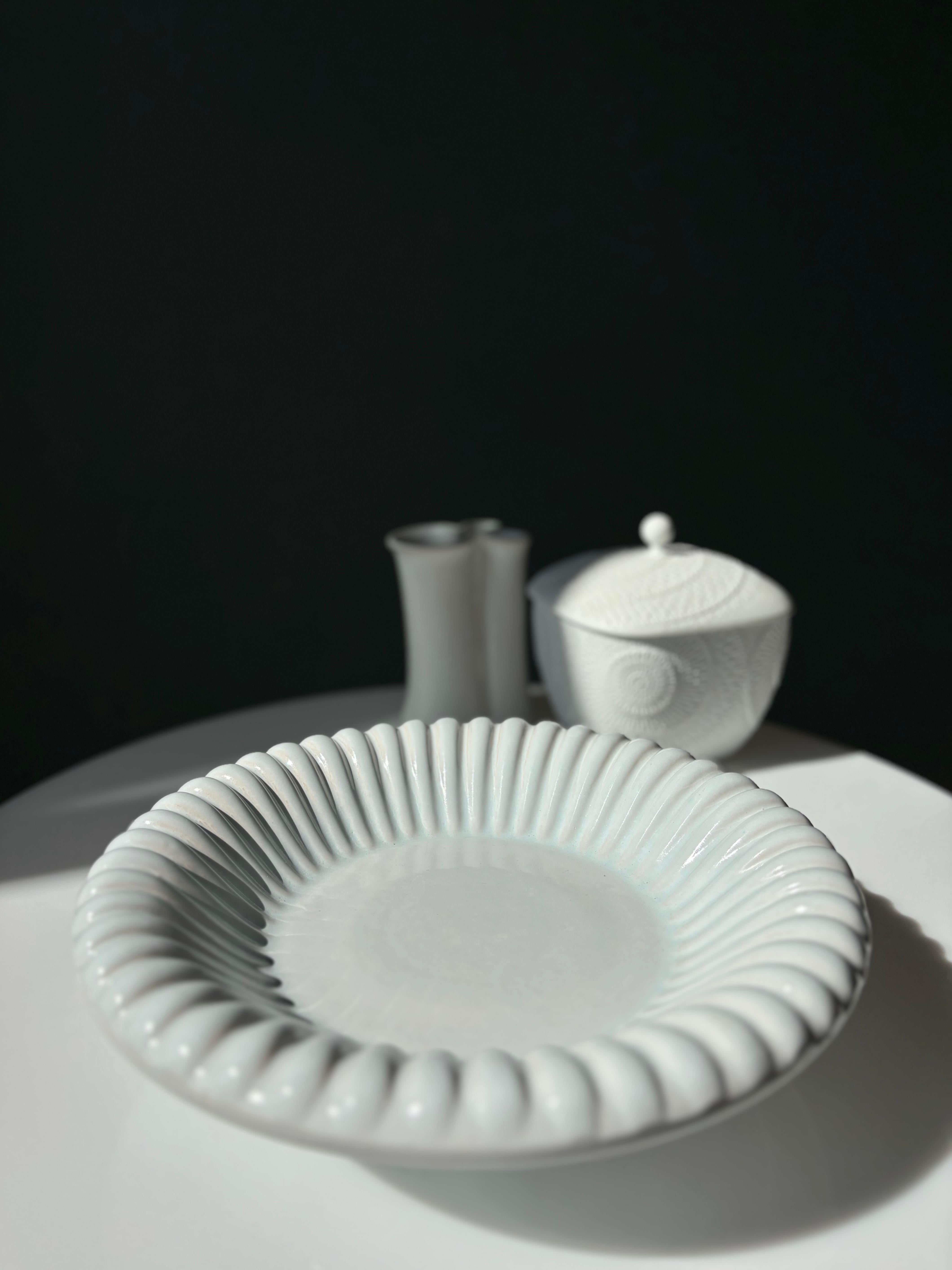 Michael Andersen Soft Pleated White Vide-Poche Bowl, 1960s For Sale 1