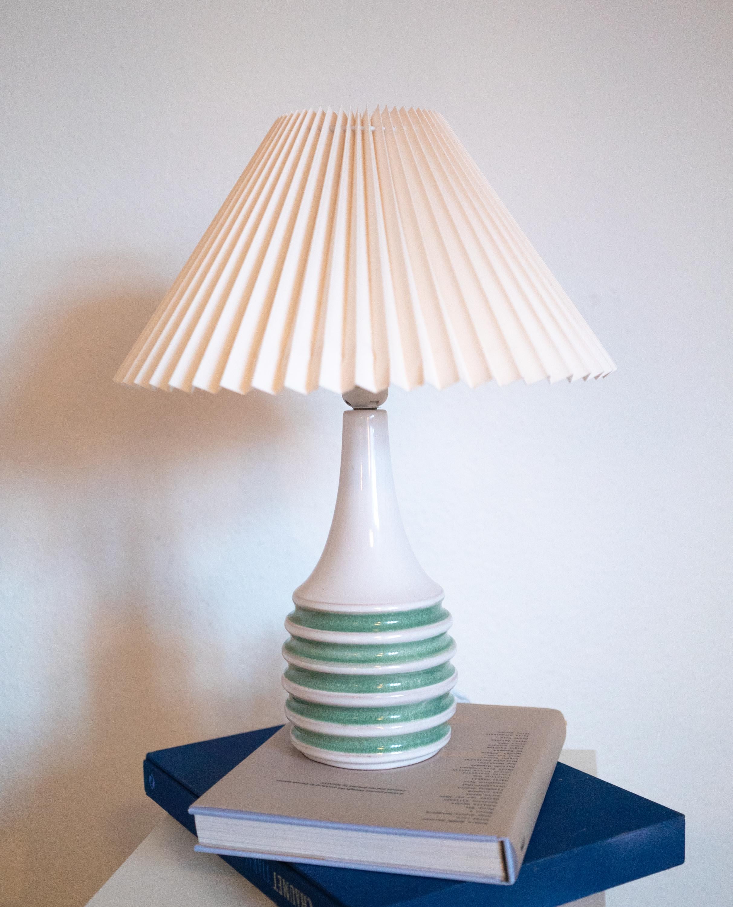 Michael Andersen & Sohn, Keramik-Tischlampe, Dänemark, 1960er Jahre (Moderne der Mitte des Jahrhunderts) im Angebot