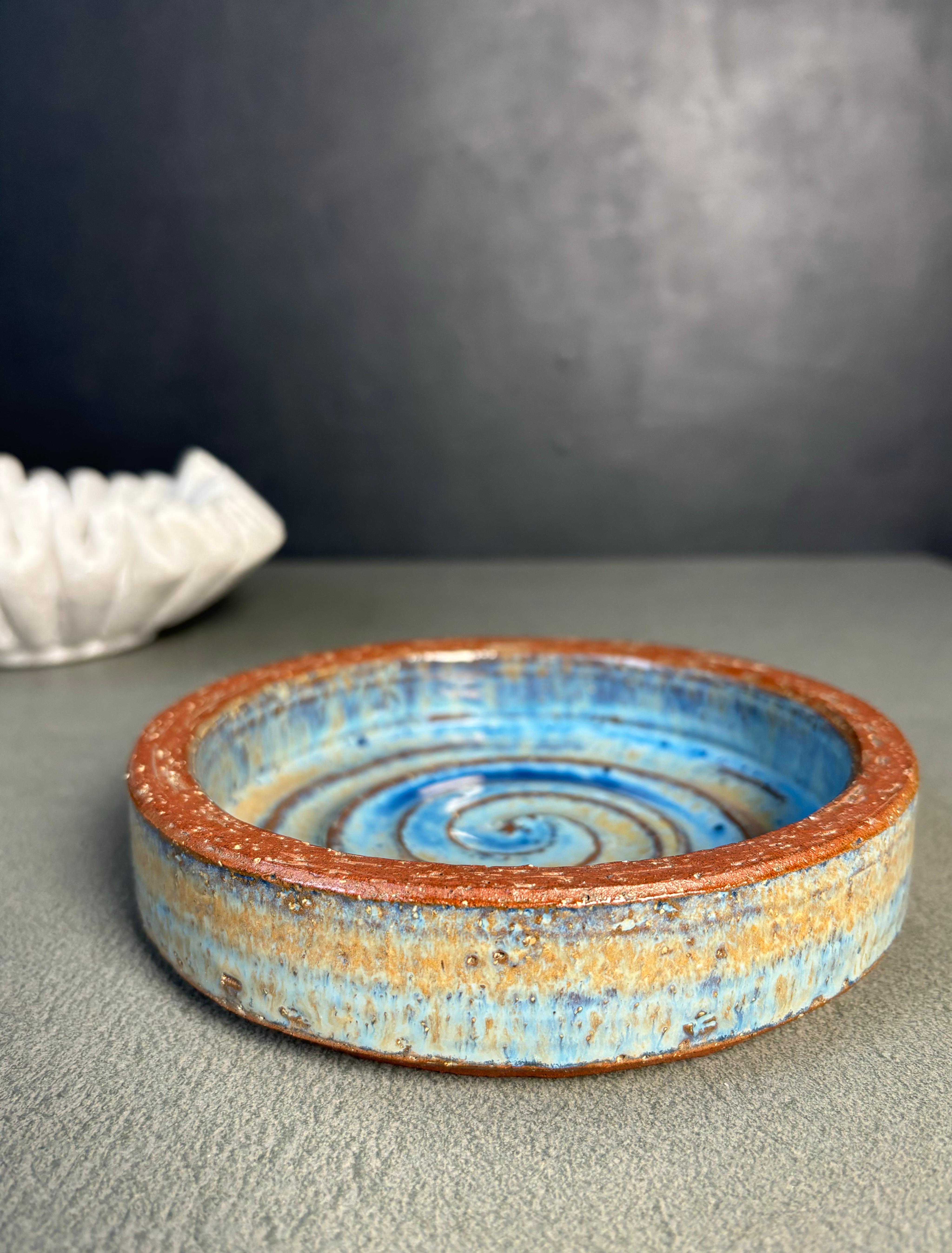 Glazed 1950s Michael Andersen Spiral Decor Vide-Poche, Denmark For Sale