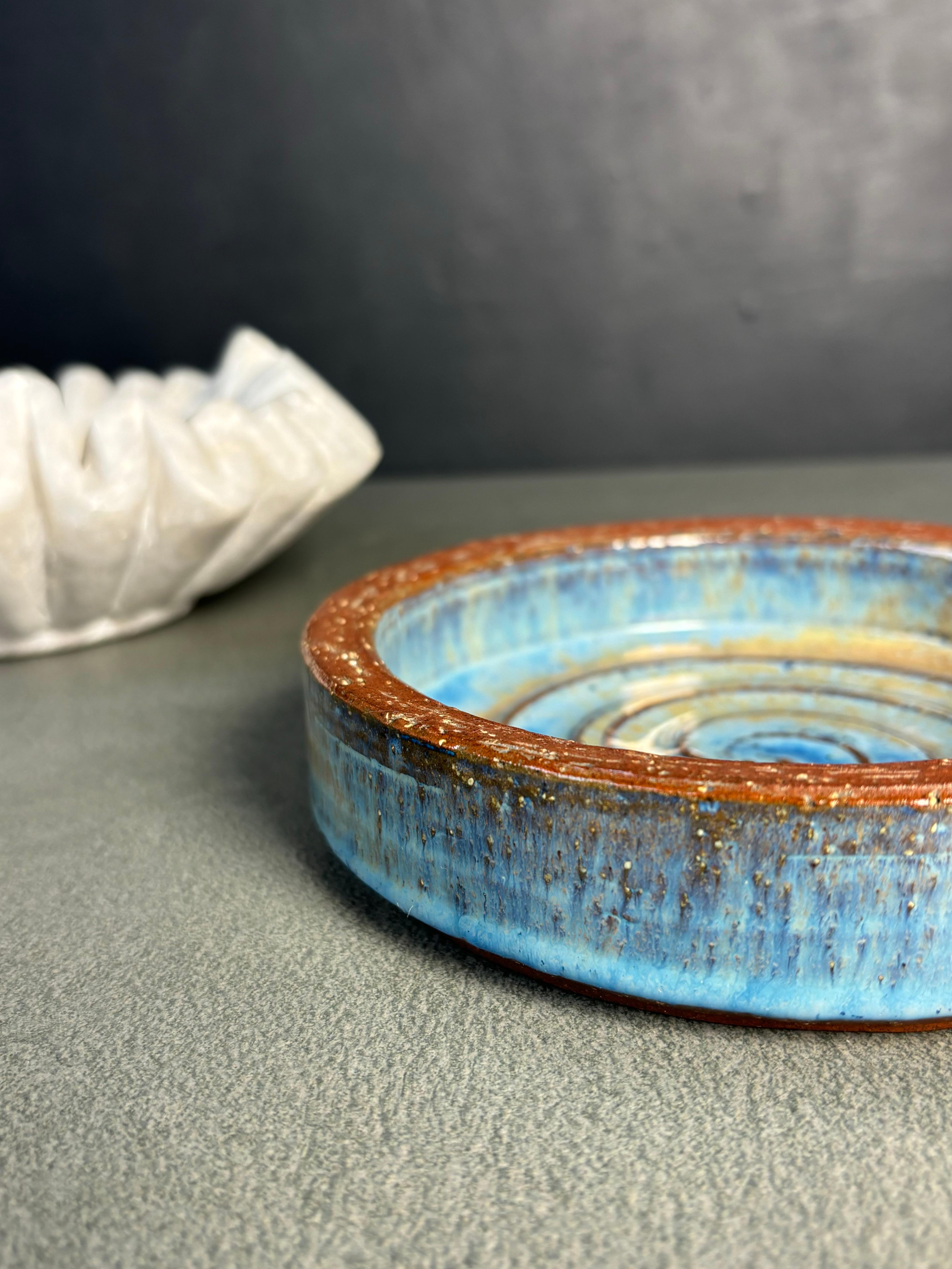 1950s Michael Andersen Spiral Decor Vide-Poche, Denmark In Good Condition For Sale In Copenhagen, DK