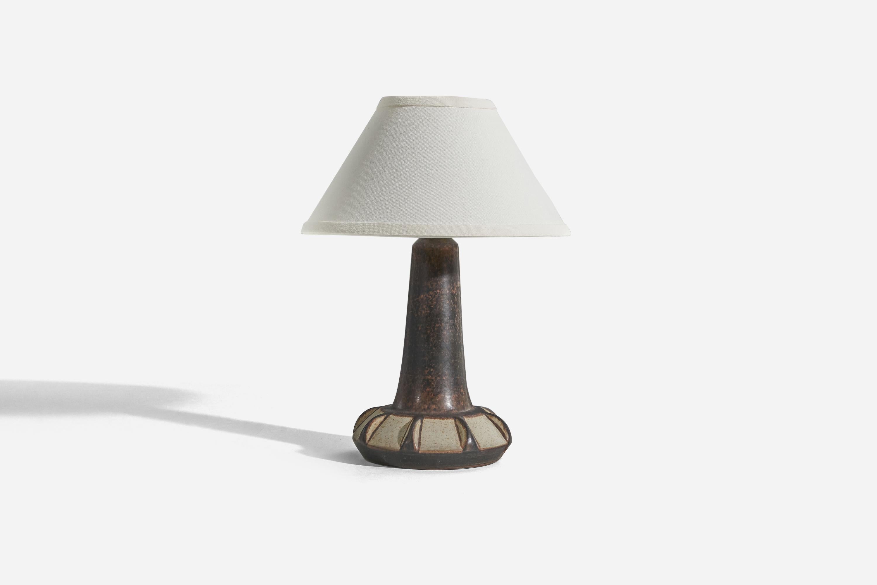 Danish Michael Andersen, Table Lamp, Brown-Glazed Stoneware, Bornholm, Denmark, 1960s For Sale