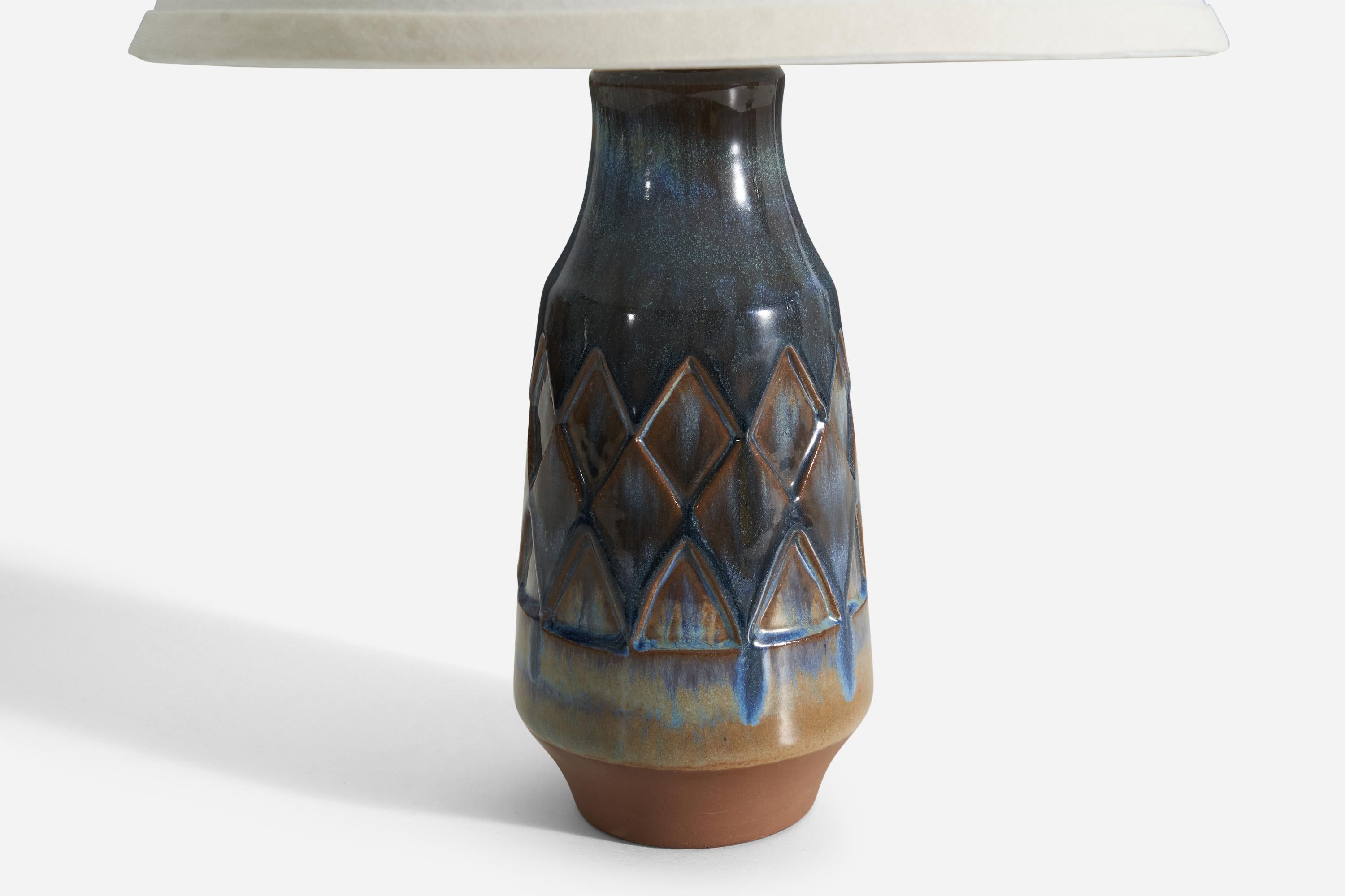 Mid-Century Modern Michael Andersen, Table Lamp, Glazed Incised Stoneware, Bornholm, Denmark, 1960s For Sale
