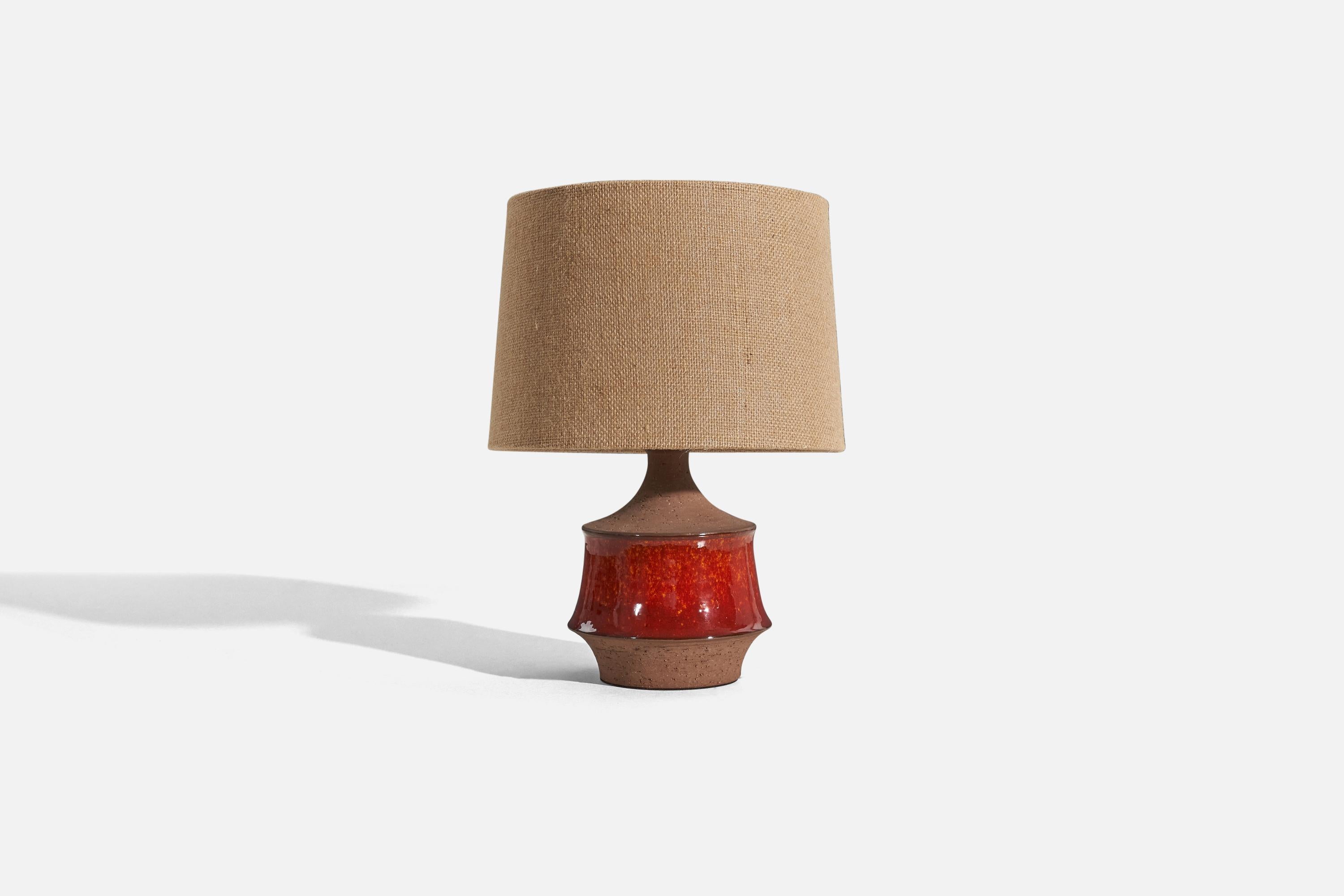 Mid-Century Modern Michael Andersen, Table Lamp, Red-Glazed Stoneware, Bornholm, Denmark, 1960s For Sale