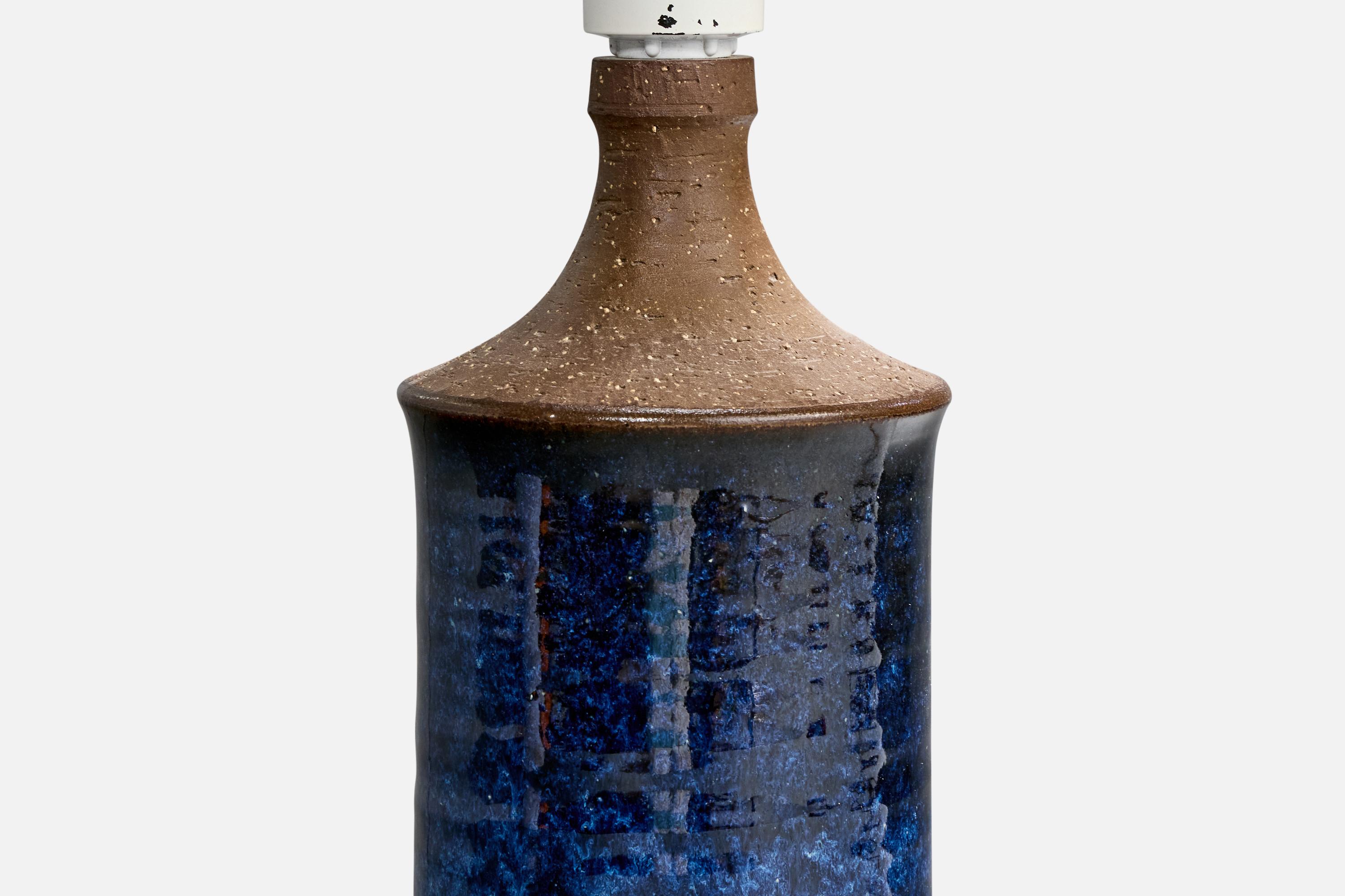 Michael Andersen, Table Lamp, Stoneware, Denmark, 1960s In Good Condition For Sale In High Point, NC