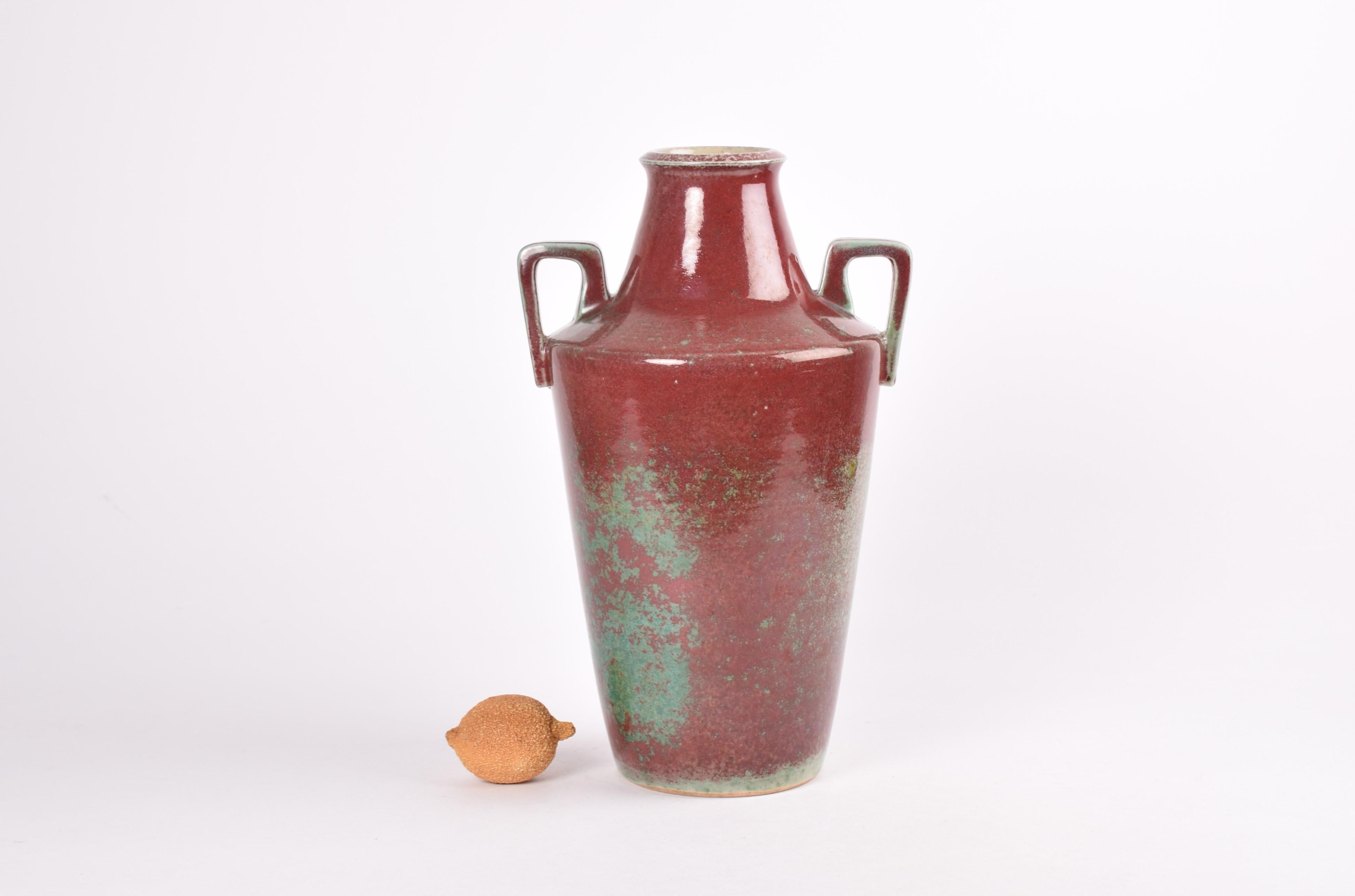Michael Andersen Vase Art déco danois unique à glaçure rouge sang de bœuf et verte, vers les années 1920 Bon état - En vente à Aarhus C, DK