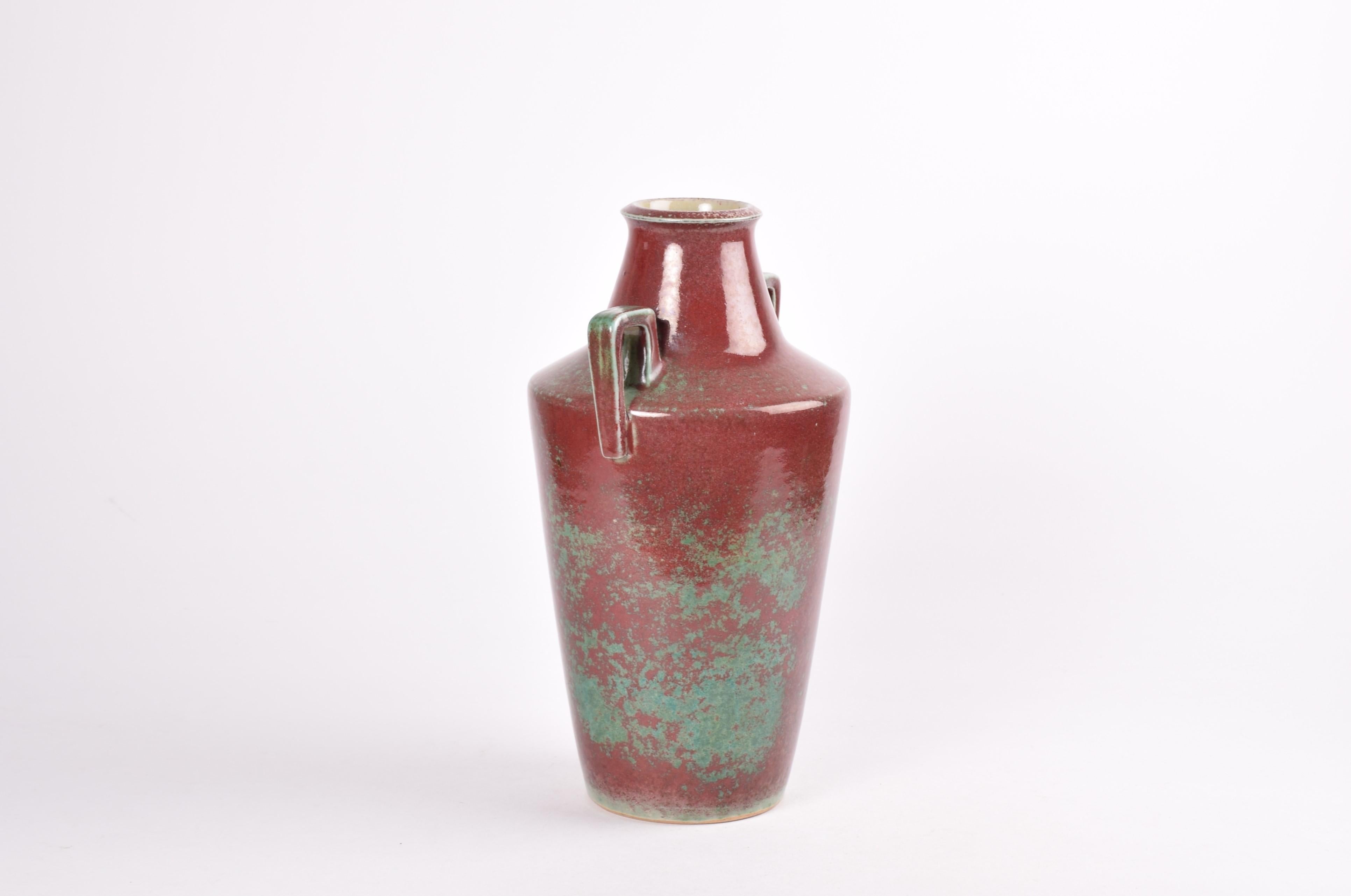 20ième siècle Michael Andersen Vase Art déco danois unique à glaçure rouge sang de bœuf et verte, vers les années 1920 en vente