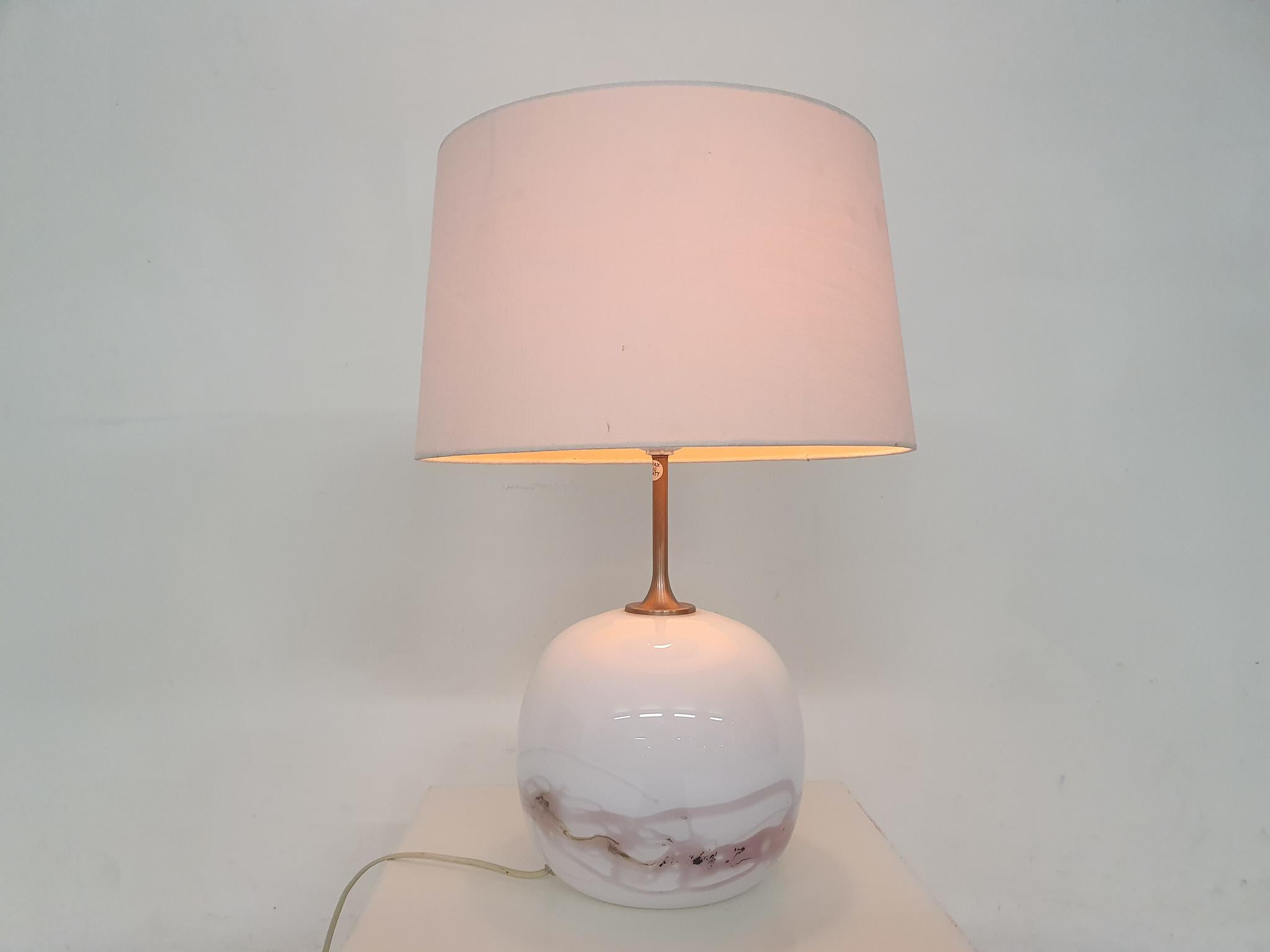 Danois Lampe de bureau en verre « Sakura » de Michael Bang pour Holmegaard, Danemark, années 1980 en vente