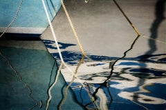 Boat 3 - Impression pigmentaire abstraite signée en édition limitée, grande photo bleue de bord de mer