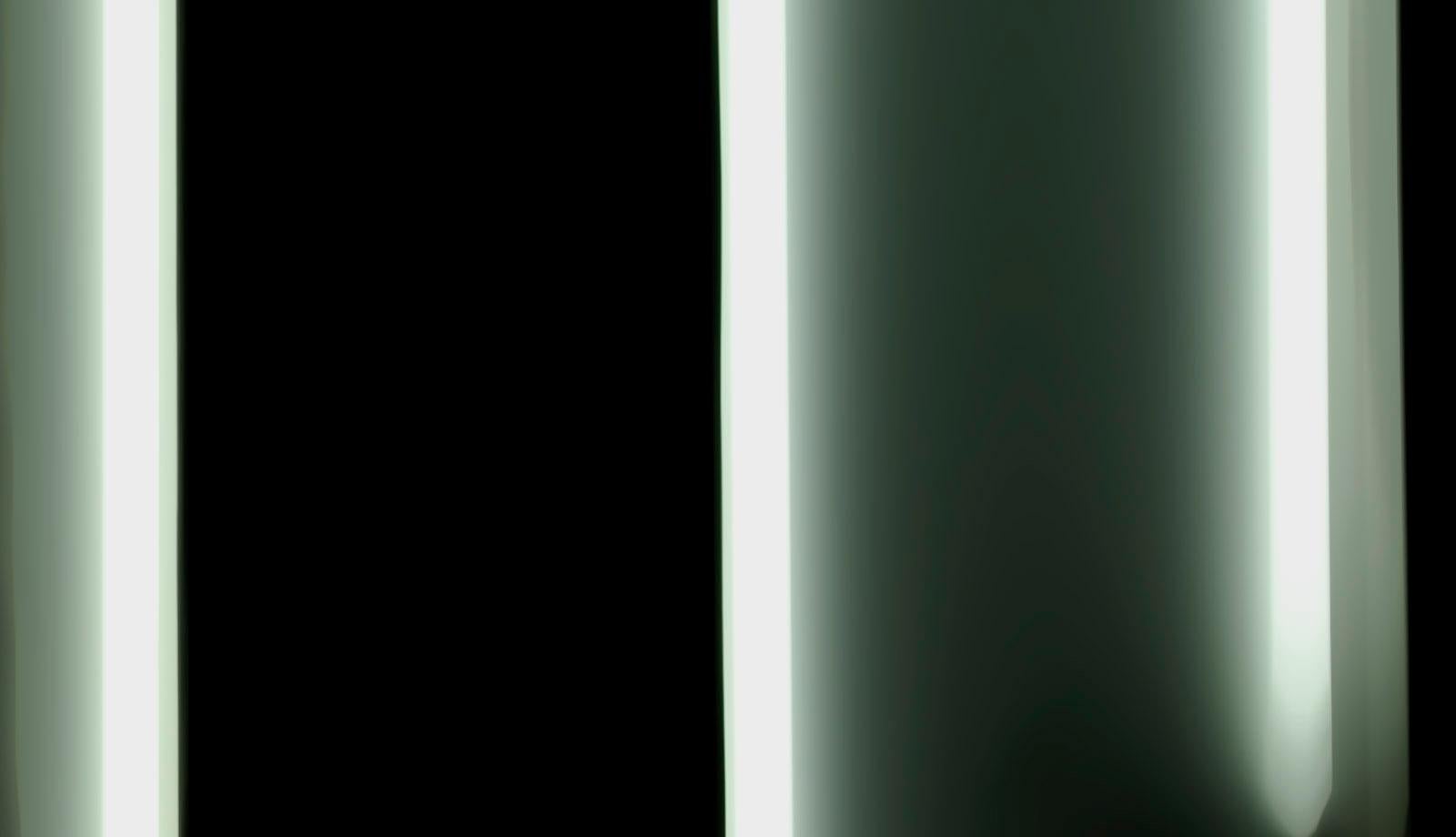Dan 2 – signierter abstrakter Druck in limitierter Auflage, zeitgenössisches schwarzes Quadrat, grün (Abstrakt), Photograph, von Michael Banks