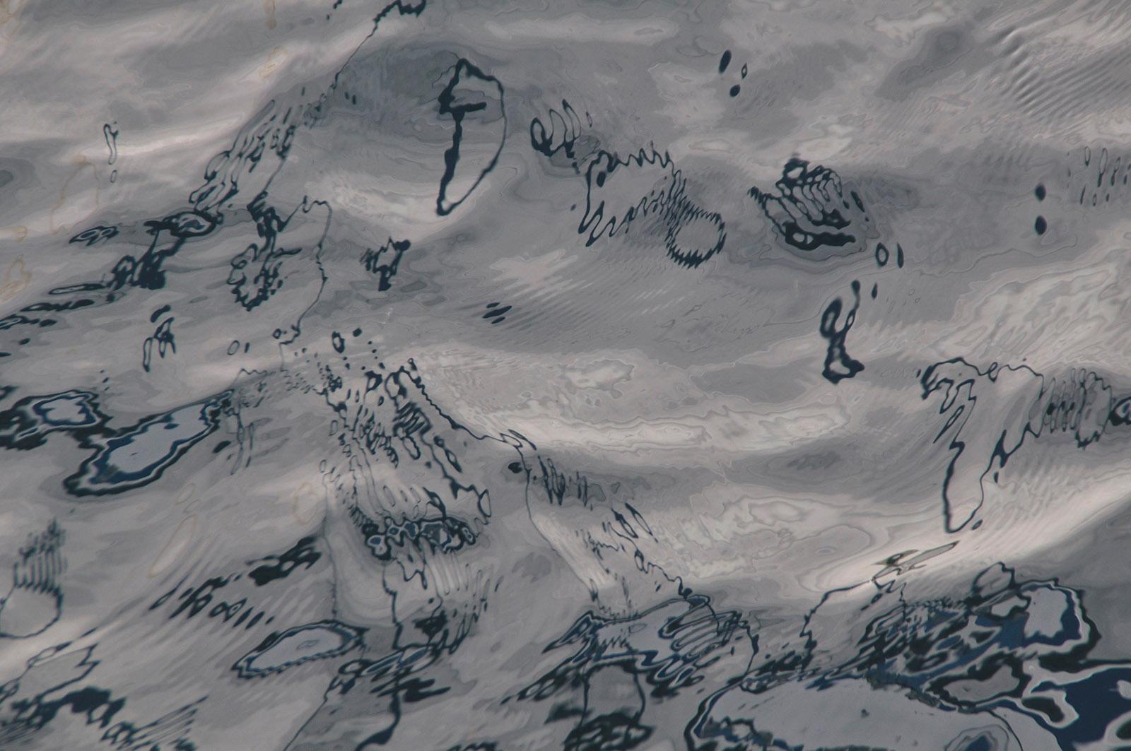 Michael Banks Abstract Photograph – Flux 01 – signierter abstrakter Pigmentdruck in limitierter Auflage, zeitgenössisch