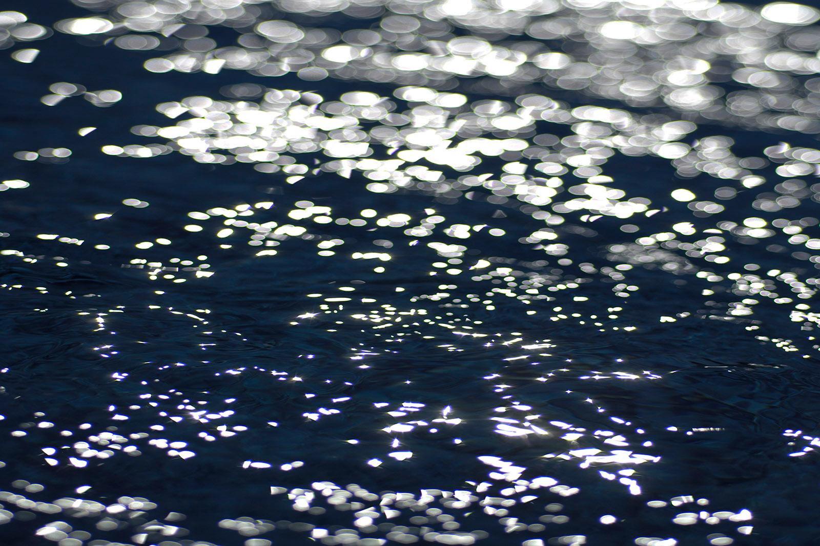 Aquarellelement 2 – signierter abstrakter Pigmentdruck in limitierter Auflage, blau- dunkel