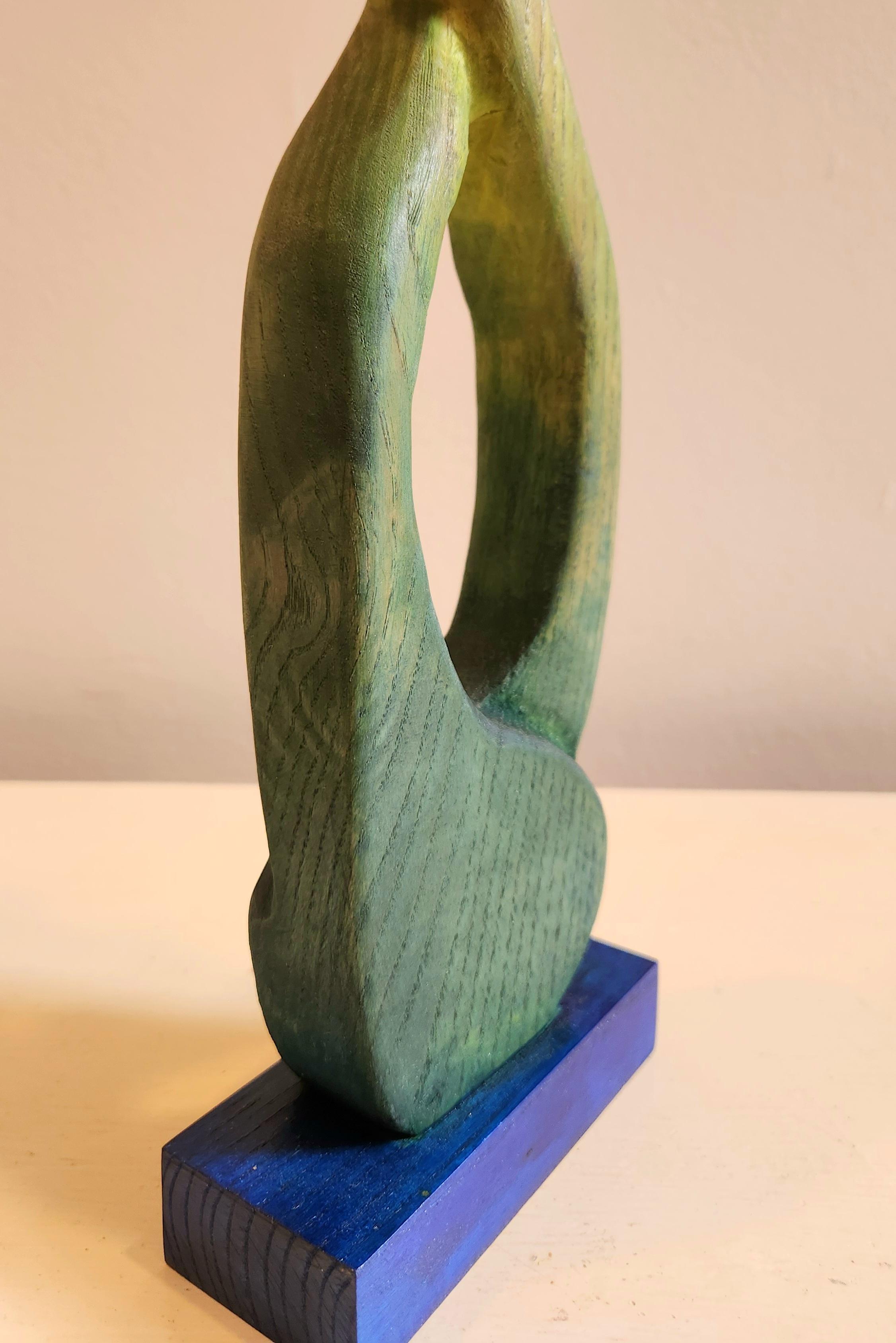 Scultura in Wood dipinta -- ROYGBLUE in vendita 1