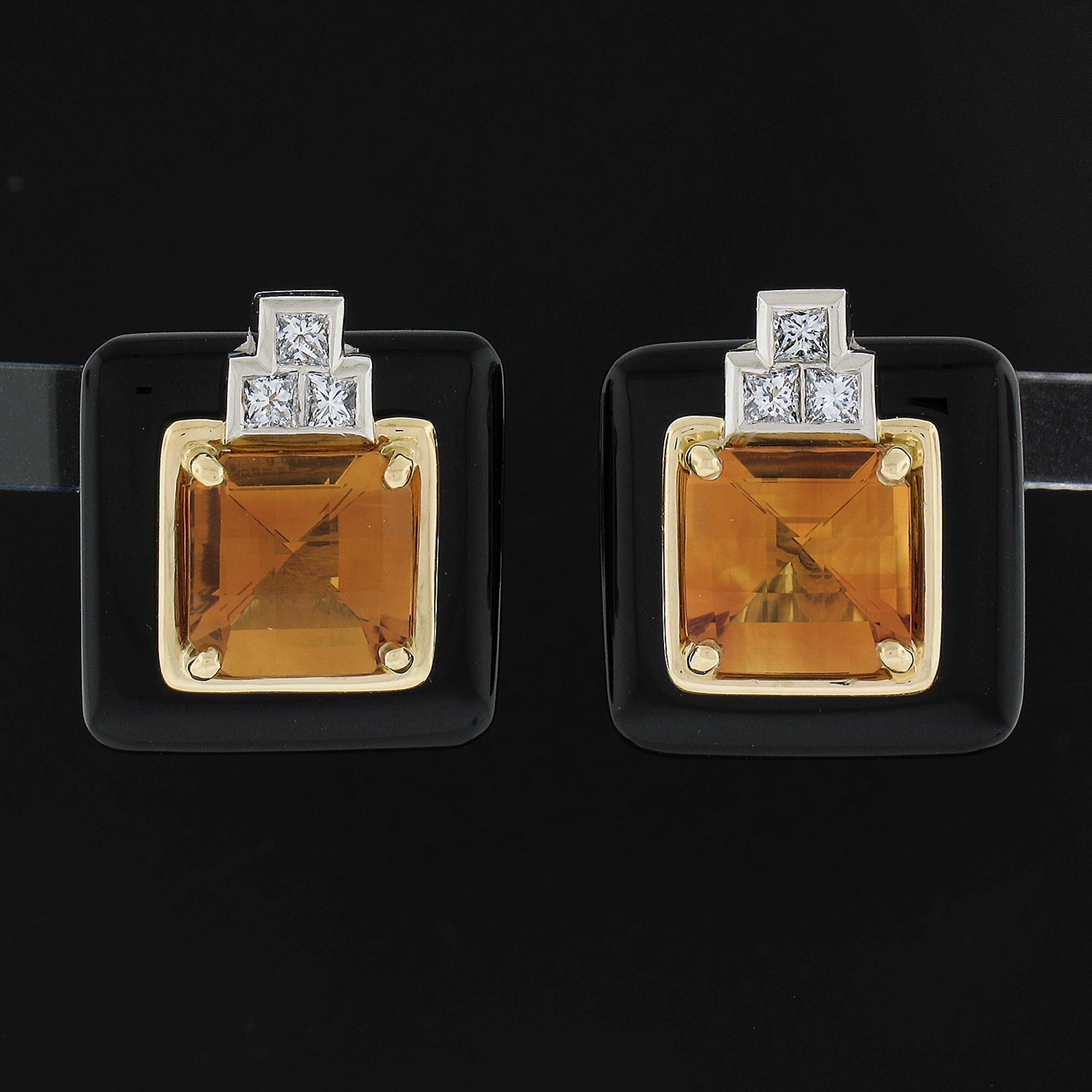 --Pierre(s) :...
(2) Onyx noir véritable naturel - taille personnalisée - couleur noire - 15,5x15,3 mm (environ)
(2) Citrine véritable naturelle - taille carrée en damier - sertie - riche couleur orange foncé - 8.1x8.1mm (approx.)
(6) Diamants