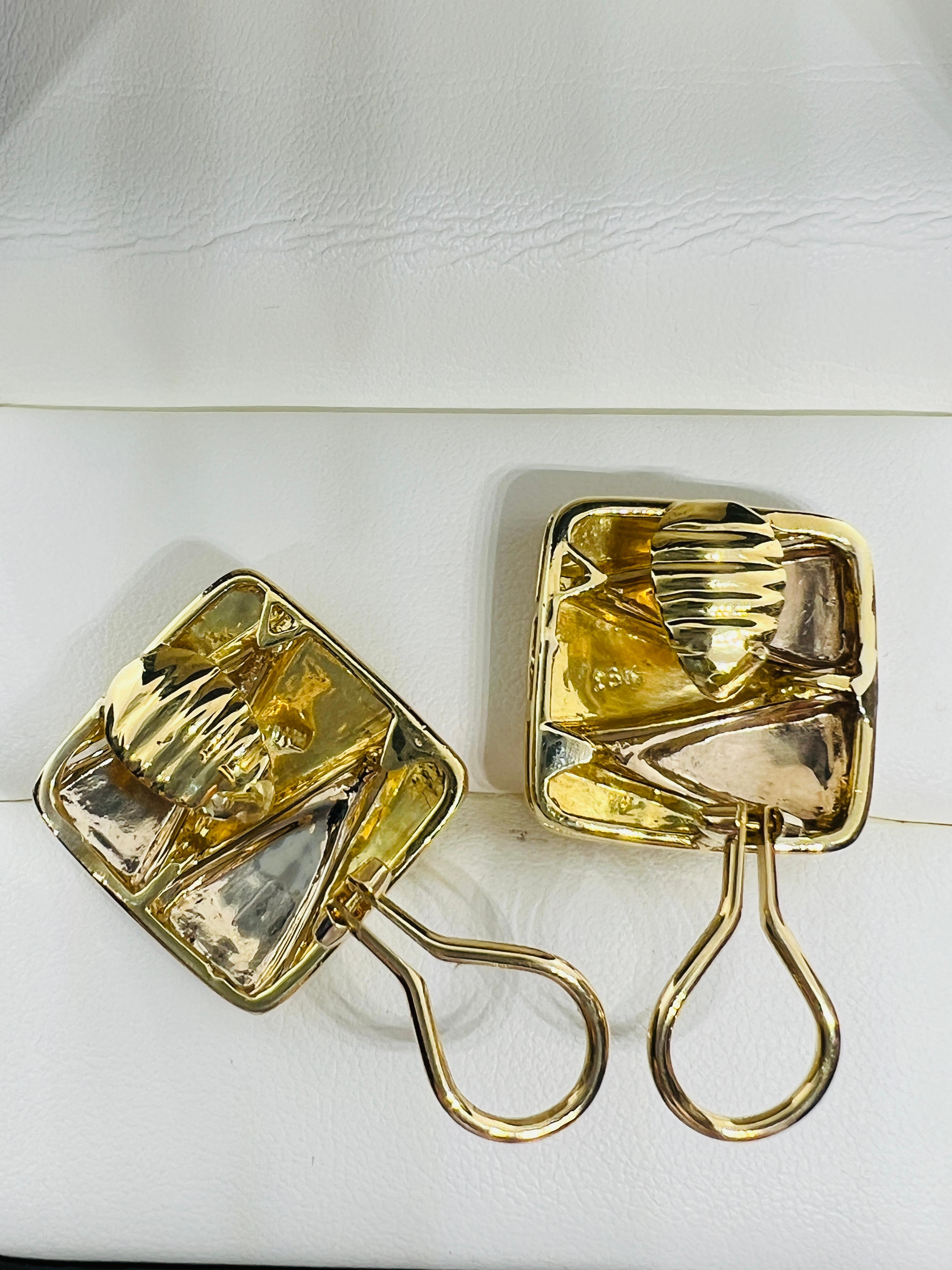 Michael Bondanza, boucles d'oreilles carrées Huggie en or jaune 18 carats et platine en vente 5