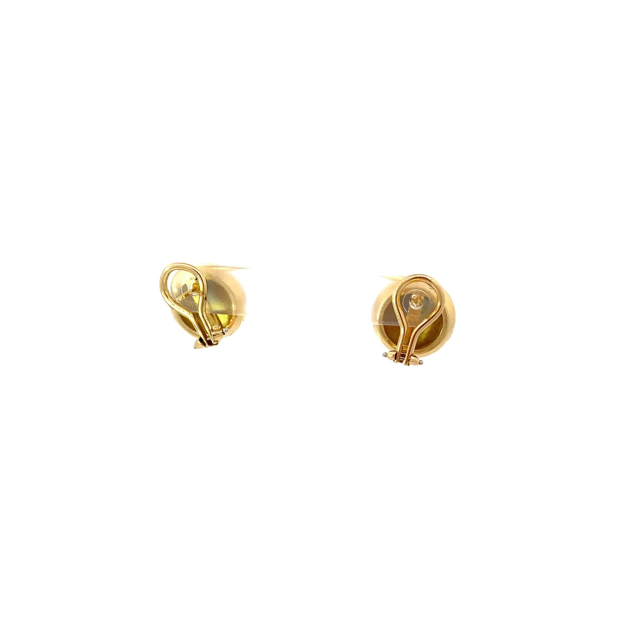 Michael Bondanza is a credit to the New York Jewelry scene. Each piece is custom made in New York City with collections bearing names of iconic NYC areas.

These are a fun little earring that can easily go from day to night. Ultra luxe in 18k gold