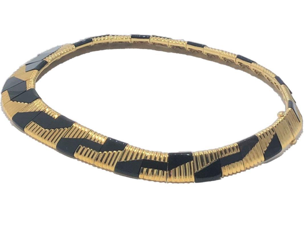 Michael Bondanza Collier ras de cou en or jaune 18 carats et onyx noir fuselé Bon état - En vente à Palm Beach, FL