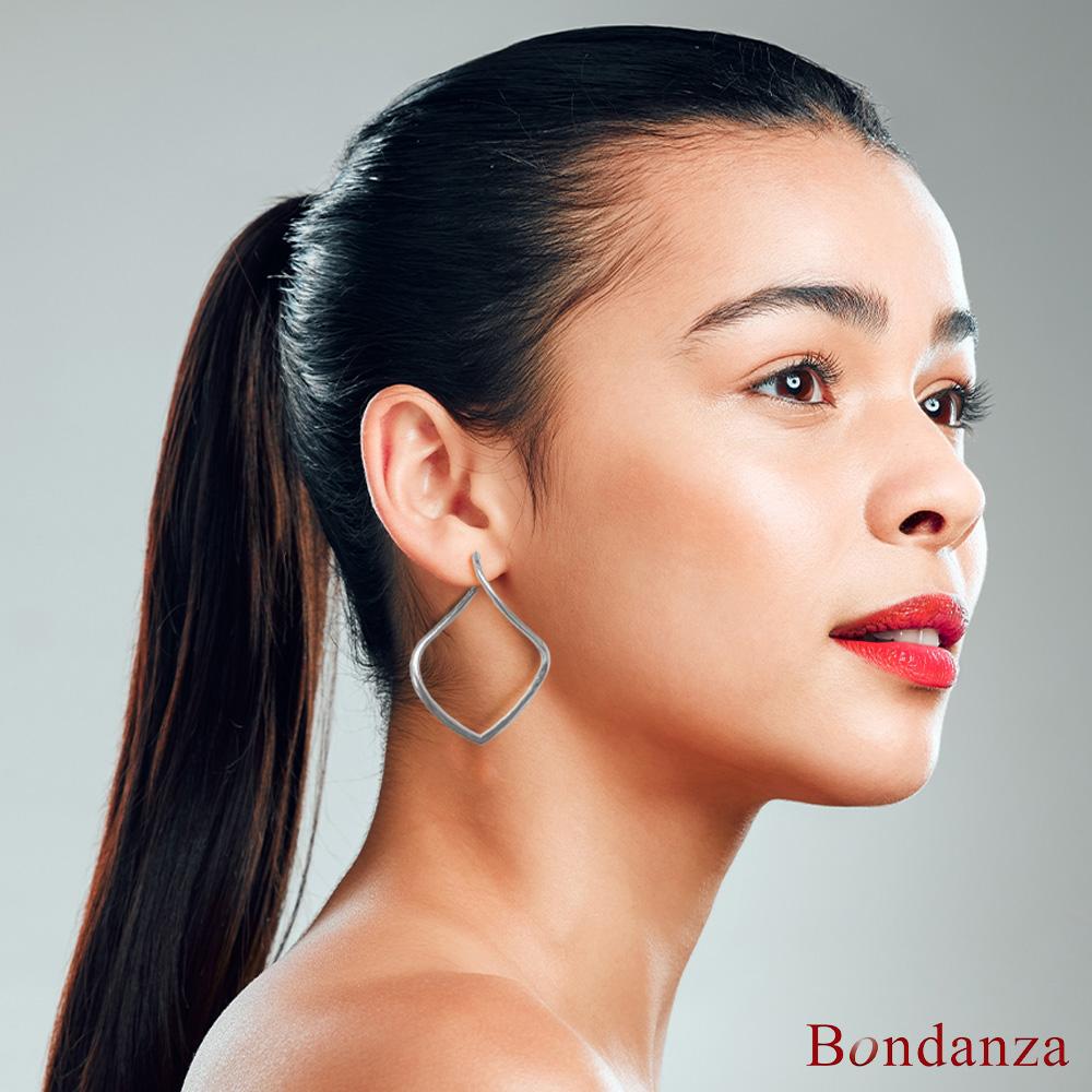 Introducing the Michael Bondanza Willow Collection 925 Sterling Silver Hoops – a fusion of modern design and classic elegance. These exquisite hoops feature a unique combination of elements that make them truly remarkable.

Crafted from 925 Sterling