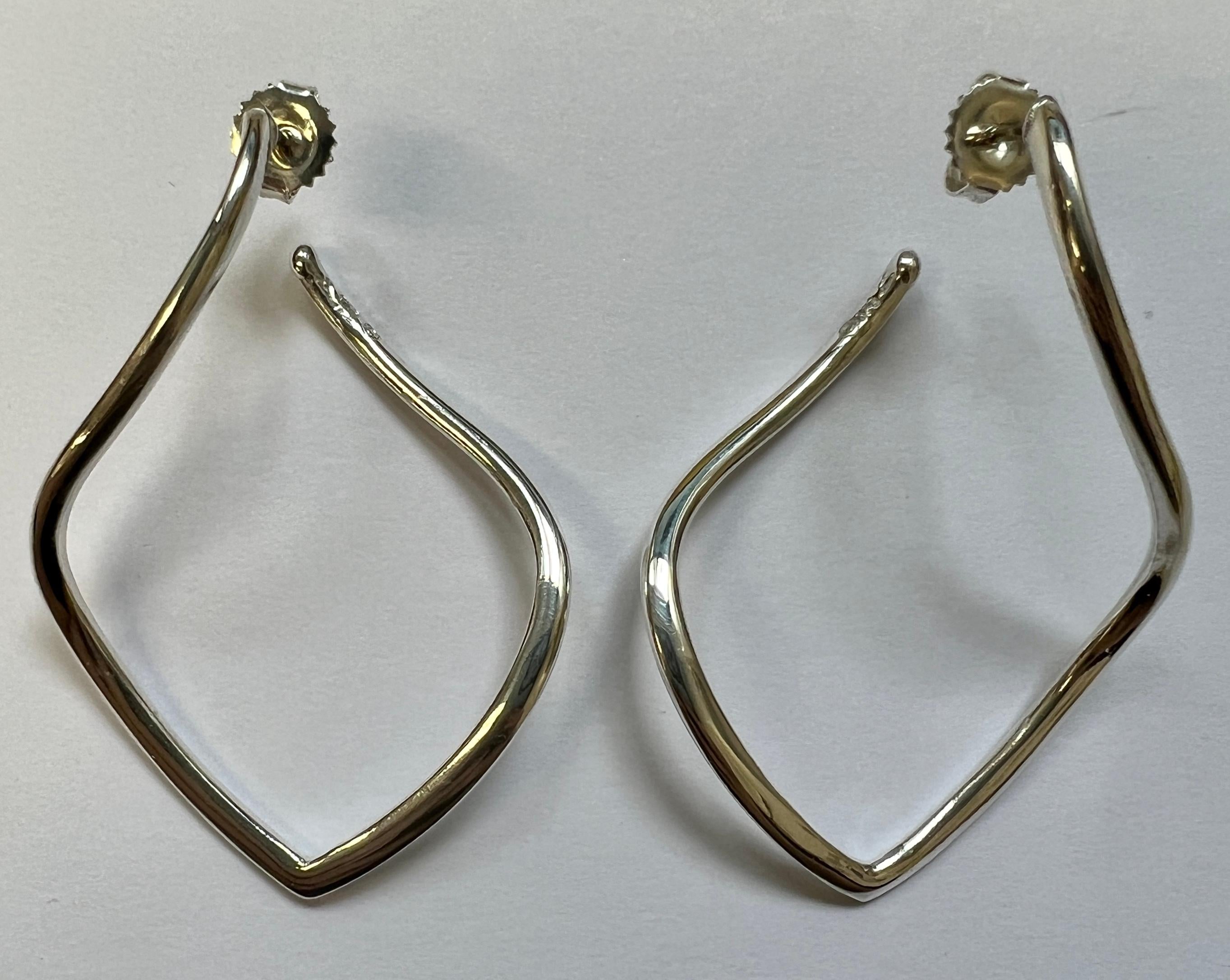 Michael Bondanza Sterling Silver Willow Hoops In New Condition For Sale In New York, NY