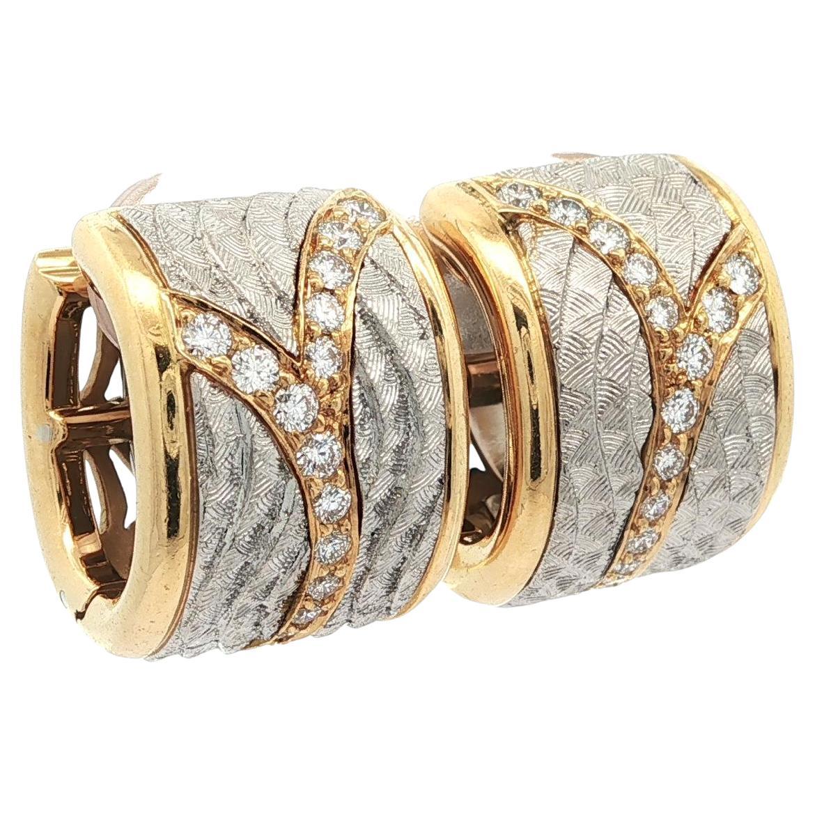 Michael Bondanza Boucles d
oreilles à pince en or 18k et platine avec diamants gravés à la main