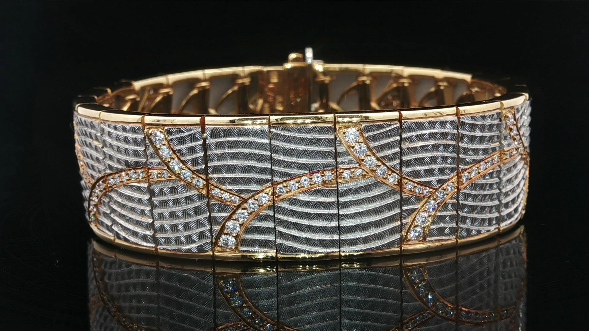 Michael Bondanza Bracciale largo Venti in oro 18k e platino con diamanti incisi a mano in vendita 5