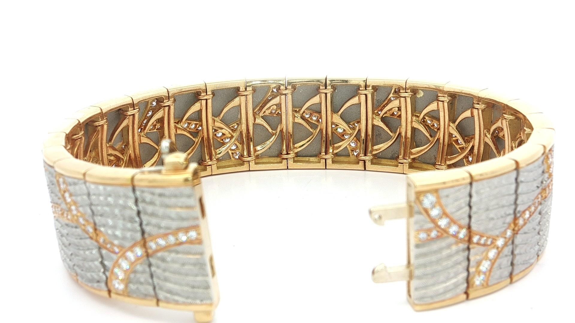 Michael Bondanza Bracciale largo Venti in oro 18k e platino con diamanti incisi a mano in vendita 9