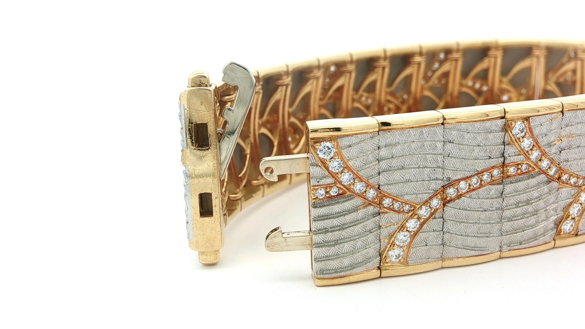 Michael Bondanza Bracciale largo Venti in oro 18k e platino con diamanti incisi a mano in vendita 1