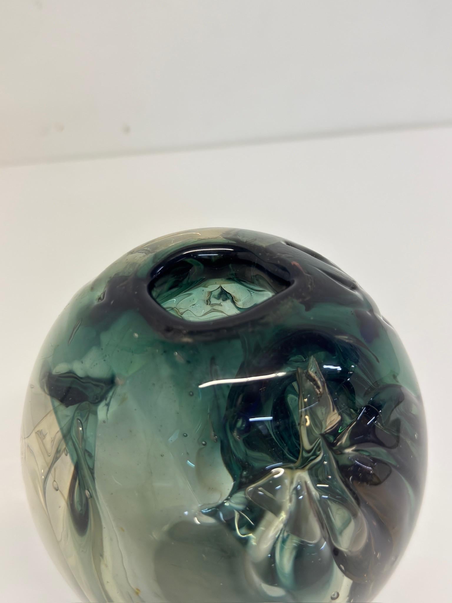 Michael Boylen Biomorphe moderne mundgeblasene Glasvase im Angebot 5