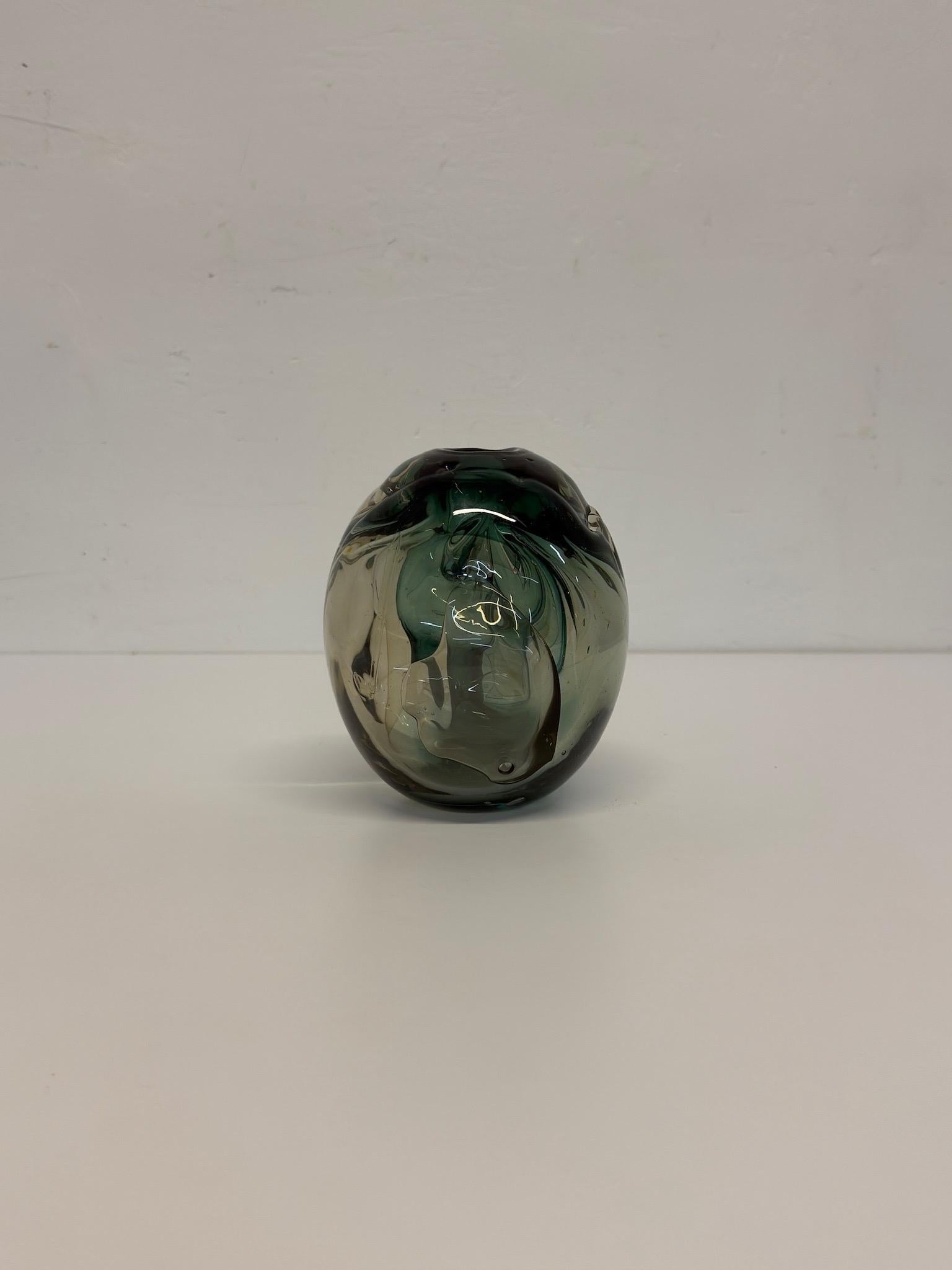 Michael Boylen Biomorphe moderne mundgeblasene Glasvase (Organische Moderne) im Angebot