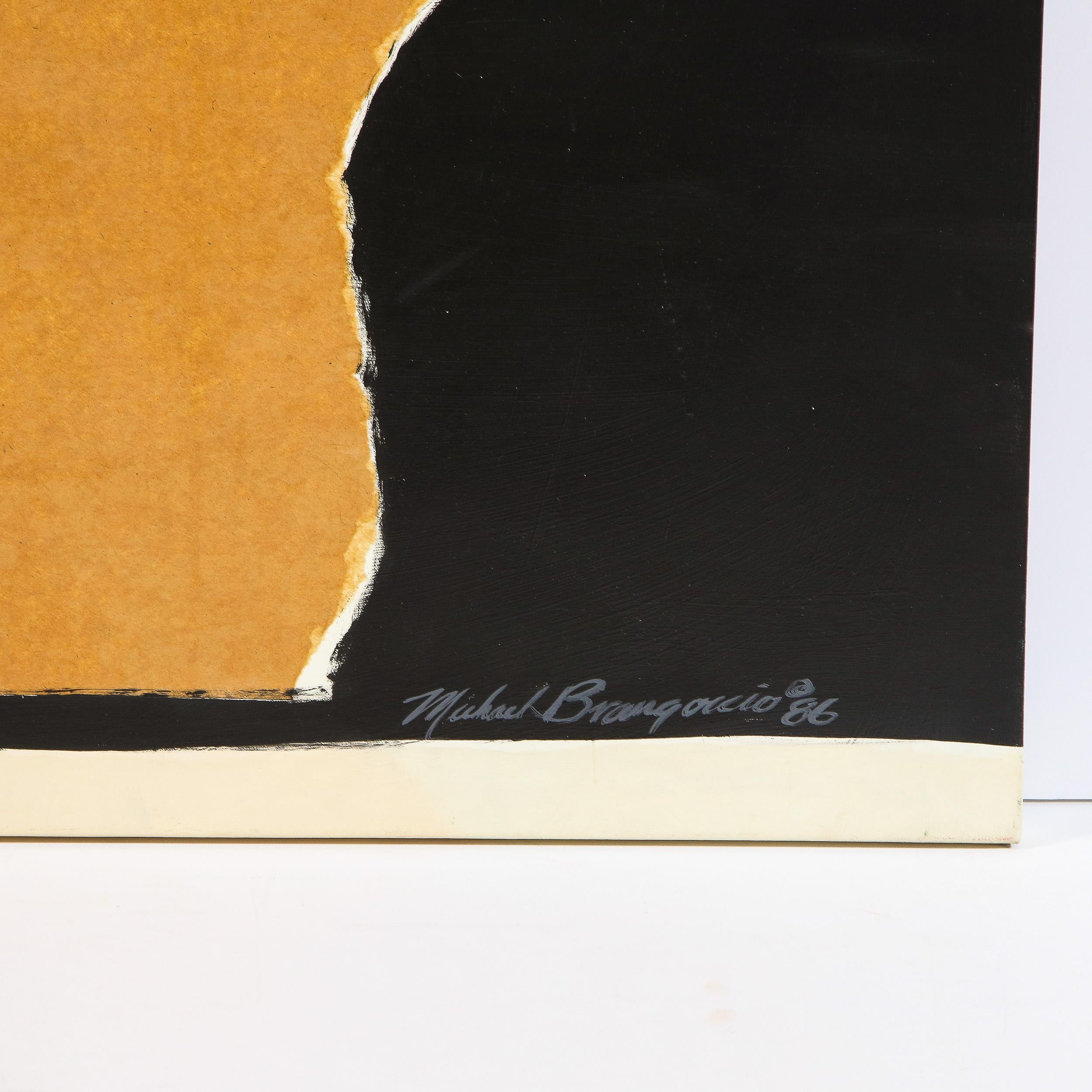 Cette œuvre raffinée en techniques mixtes a été réalisée par l'artiste américain estimé Michael Brangoccio en 1986. Réalisé à la manière de Robert Motherwell, ce tableau présente du papier vergé et des pigments appliqués sur un fond de toile