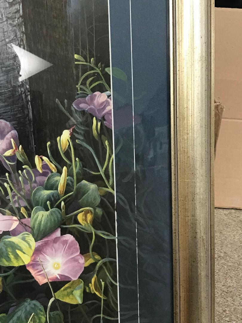 Floral Jay bleu  Gravure contemporaine sur faune et flore avec tapis peint à la main selon la méthode Remarque d - Réalisme Painting par Michael Budden