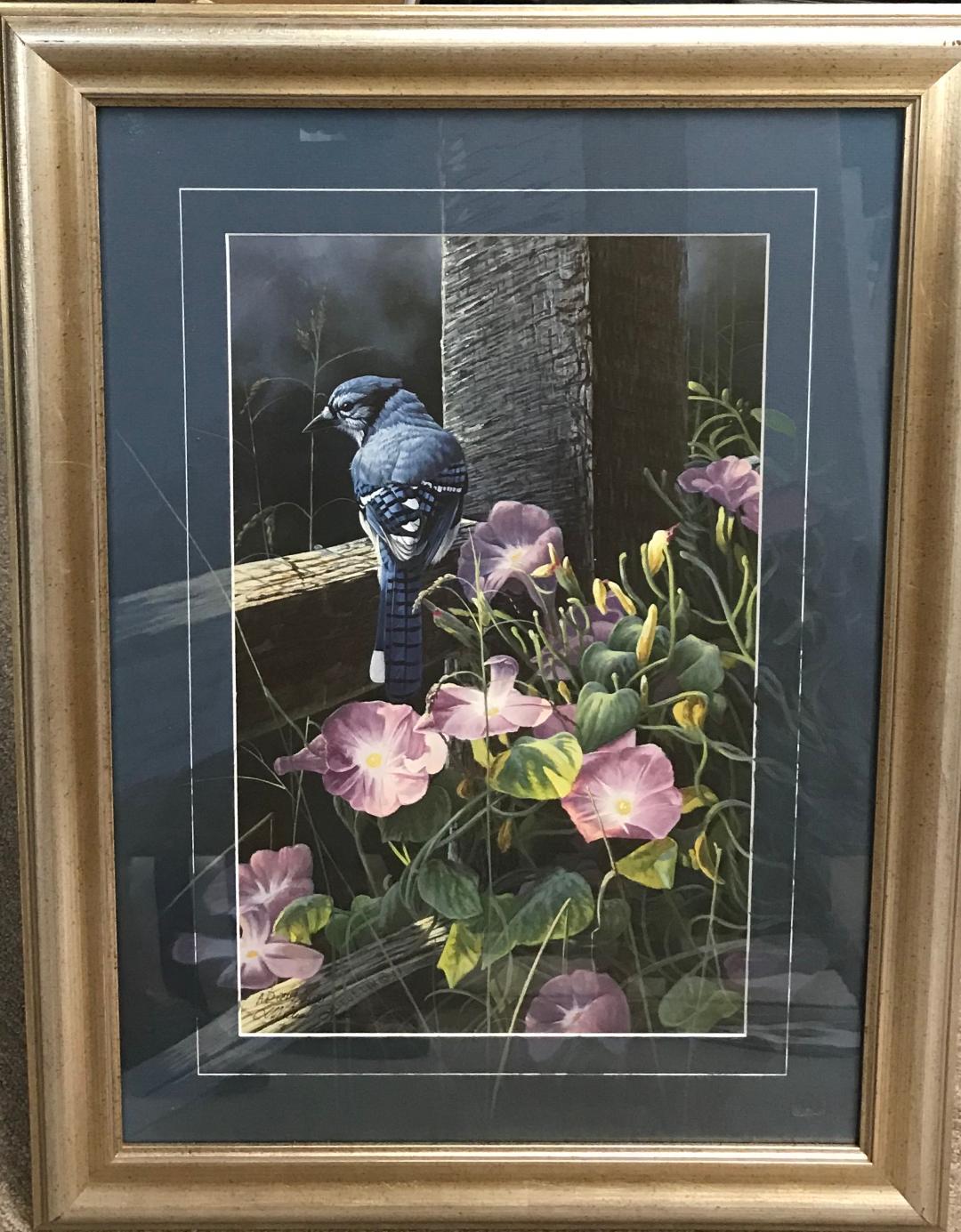 Floral Jay bleu  Gravure contemporaine sur faune et flore avec tapis peint à la main selon la méthode Remarque d