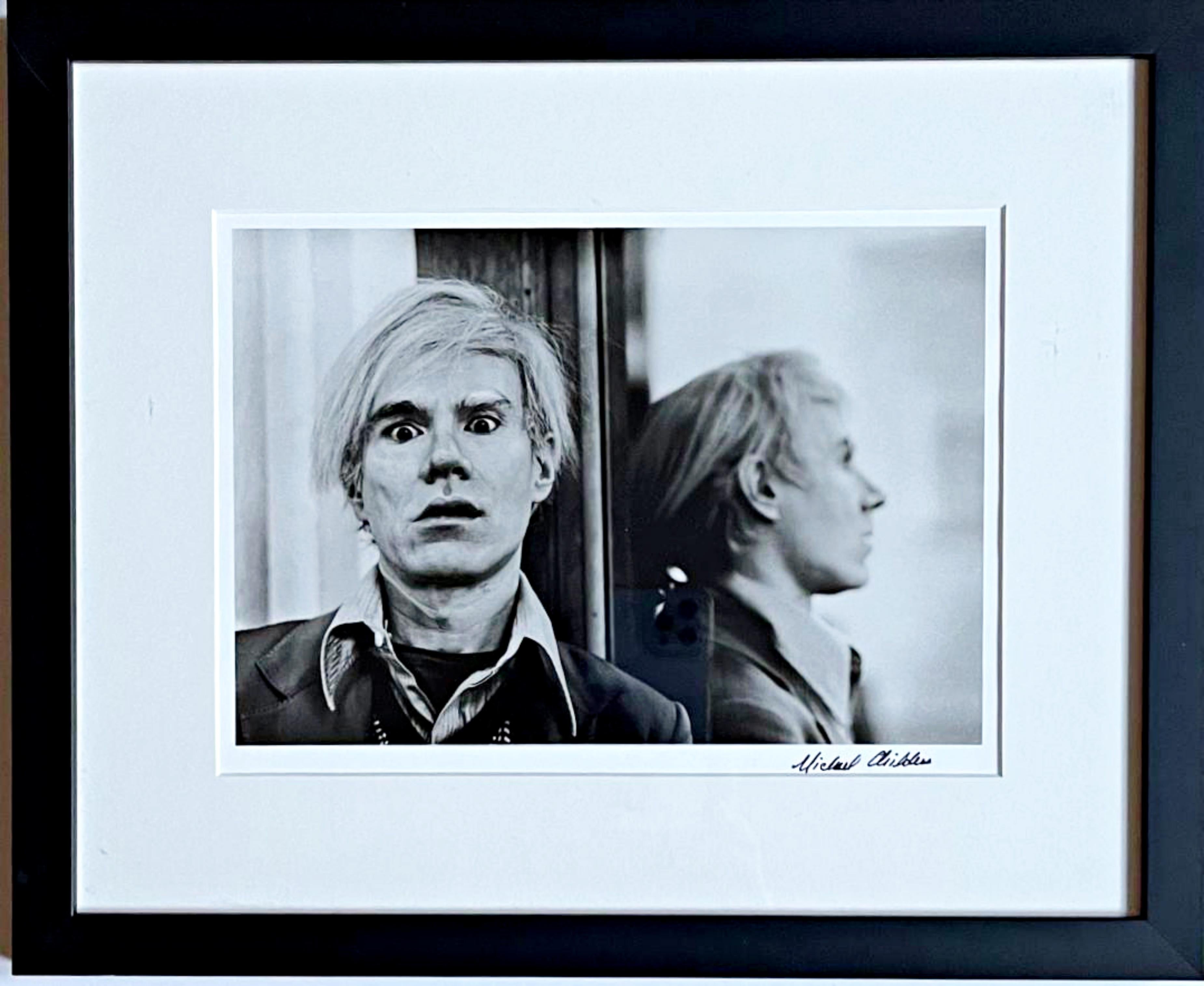 Andy Warhol in seinem New Yorker Studio, 1976 (Palm Springs Art Museum), signiert  im Angebot 1