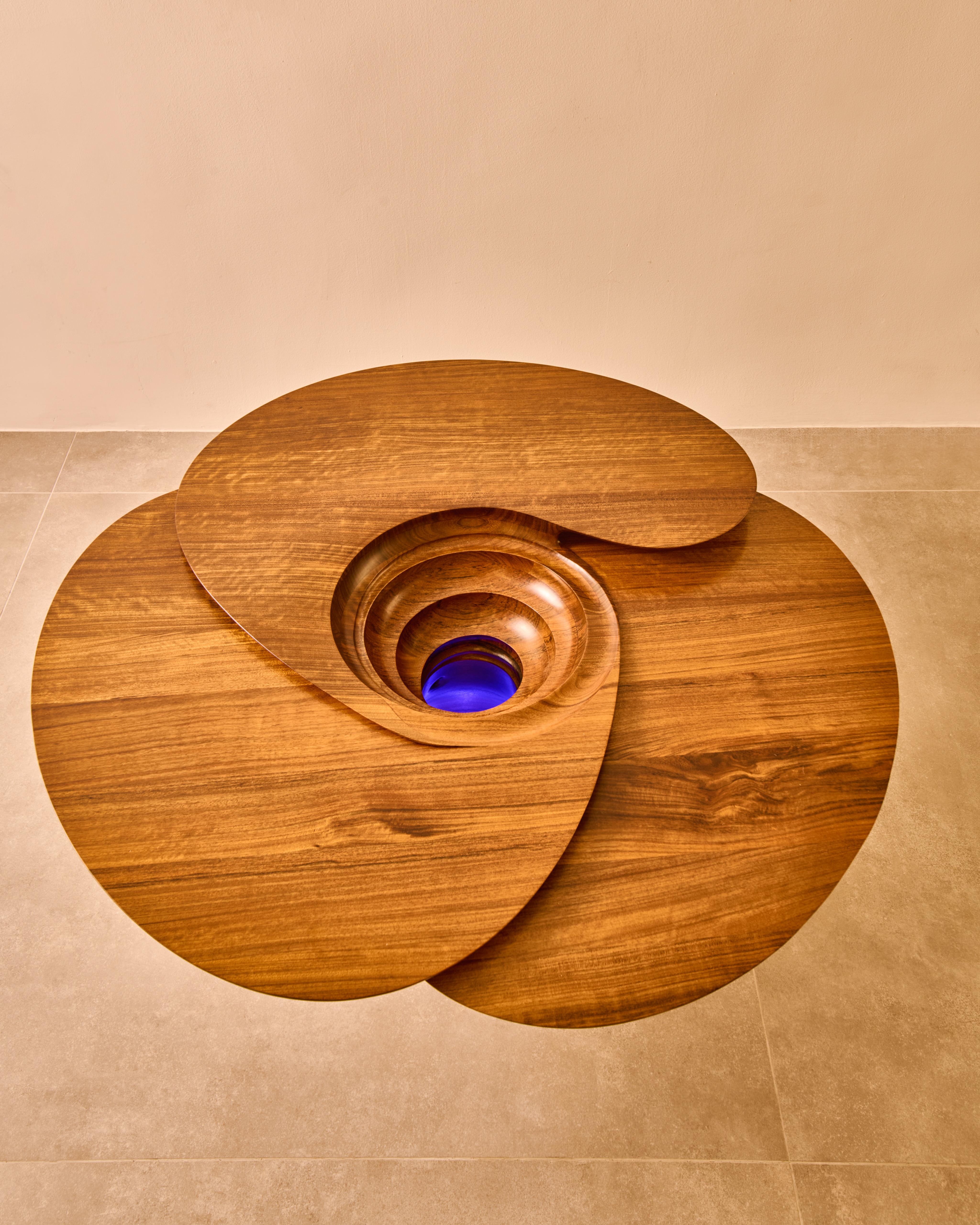 XXIe siècle et contemporain Michael Coffey, Vortex, table basse ronde éclairée, États-Unis, 2024 en vente