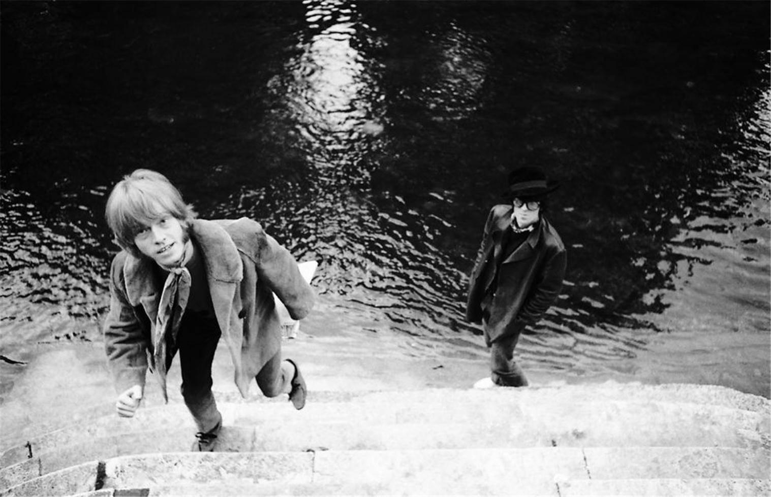 Michael Cooper (b.1941) Black and White Photograph - Keith Richards & Brian Jones, London