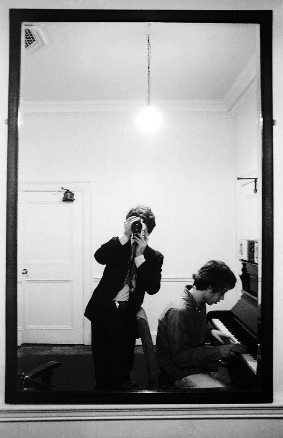 Michael Cooper (b.1941) Black and White Photograph - Michael Cooper & Mick Jagger