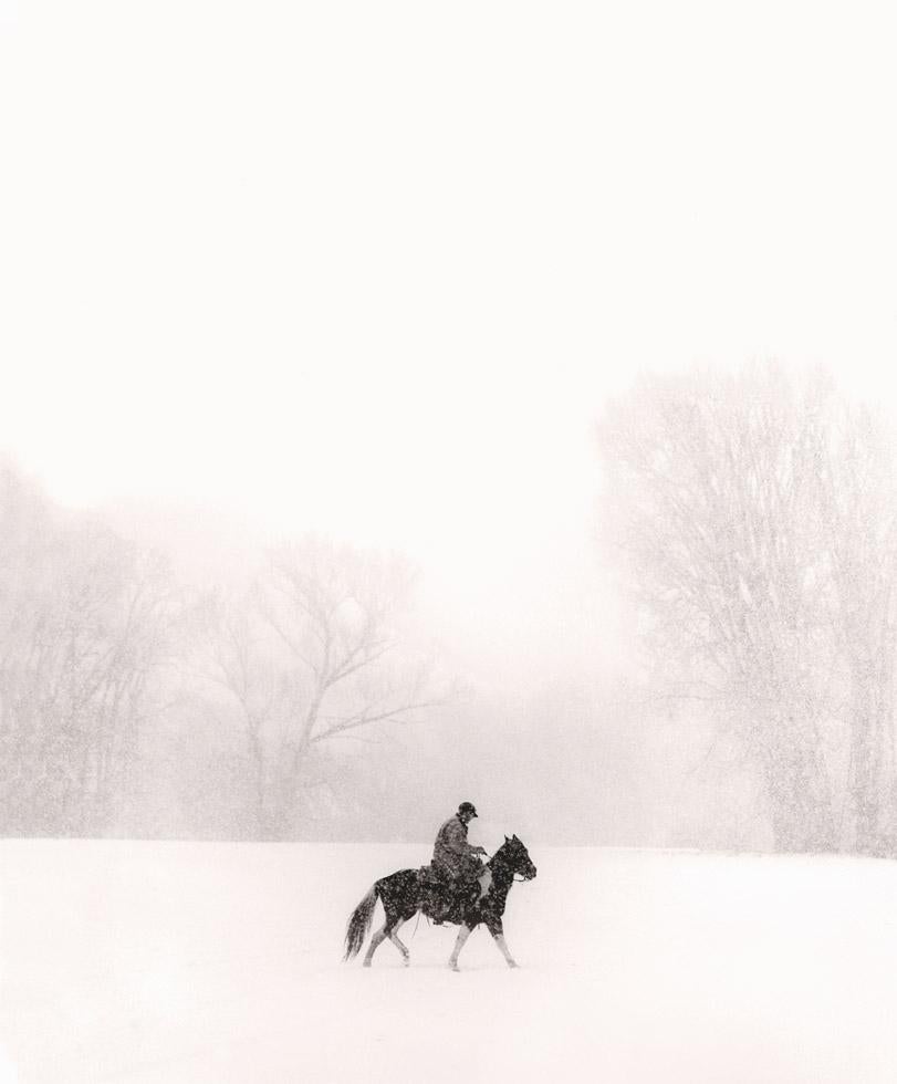 Black and White Photograph Michael Crouser - La neige est devenue