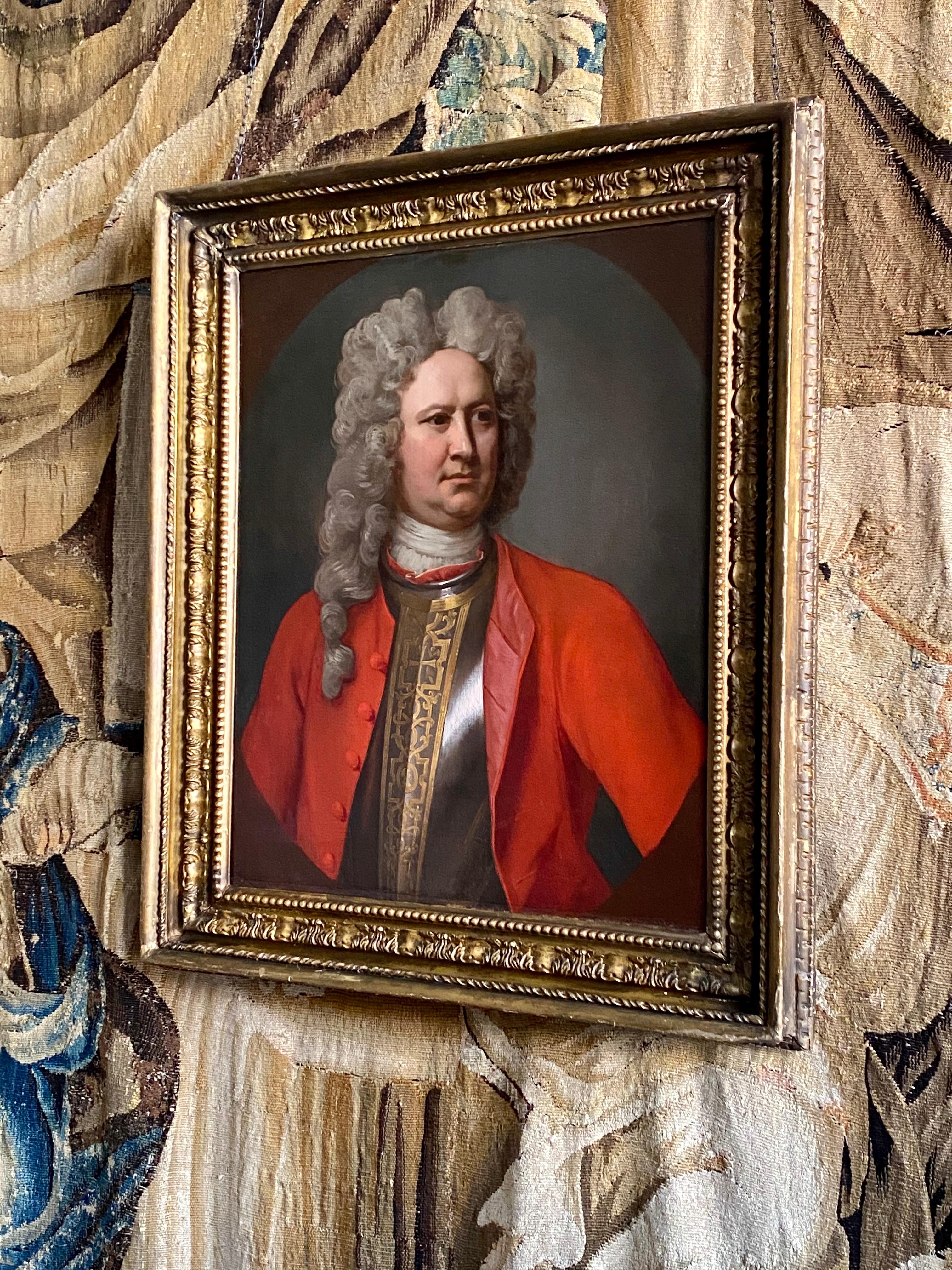 18th CENTURY ENGLISH OIL PORTRAIT OF AN OFFICER  IN A RED COAT For Sale 2