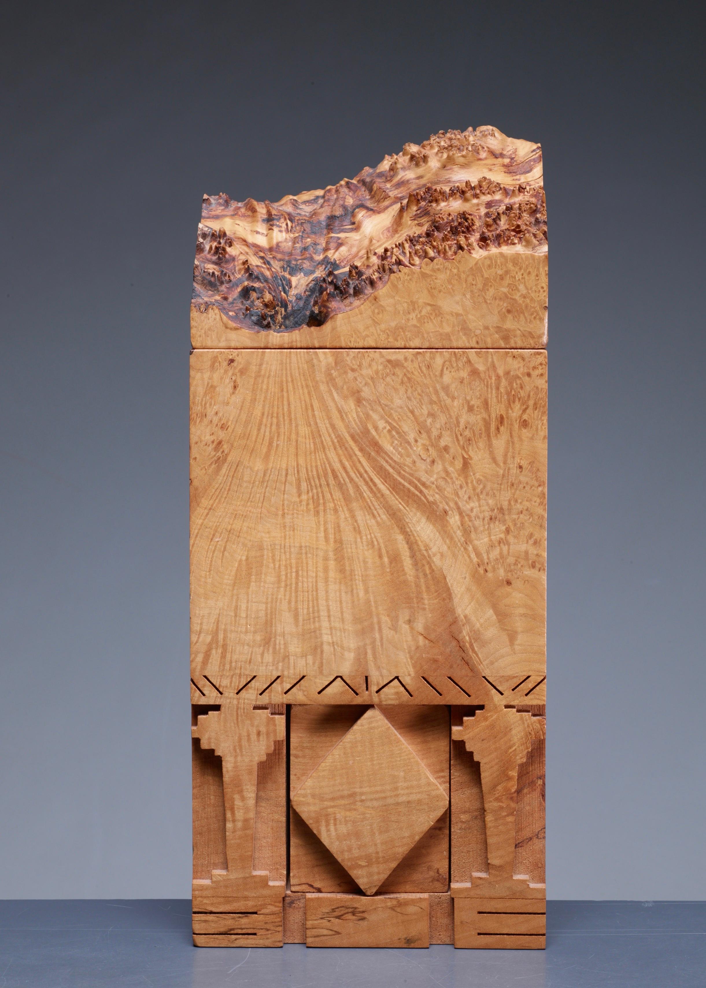 American Michael Elkan studio crafted sculptural maple burl box, USA, 1980s For Sale