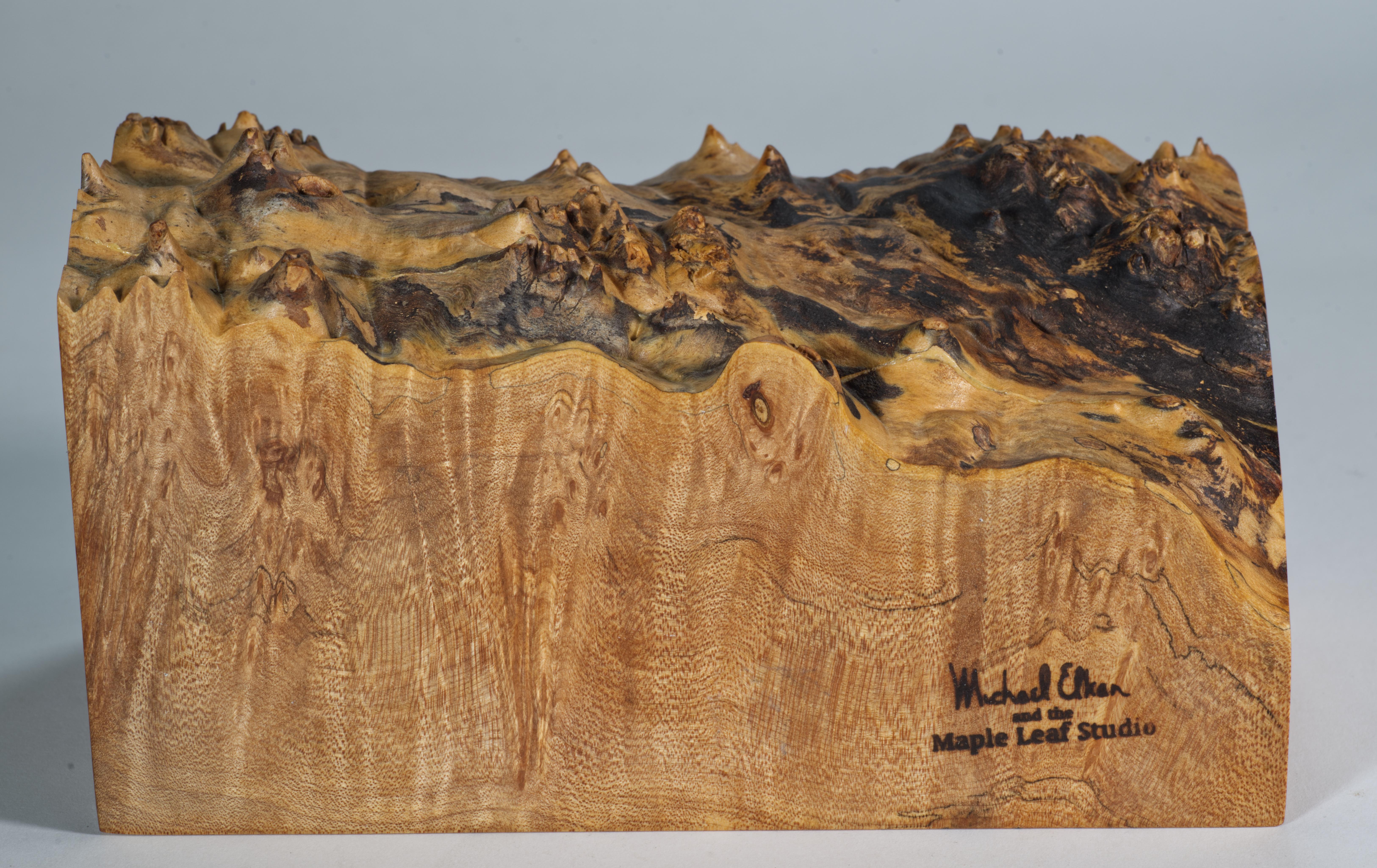 Michael Elkan Studio Caja grande de arce de Oregón de canto vivo con tapa Arce ojo de pájaro en venta