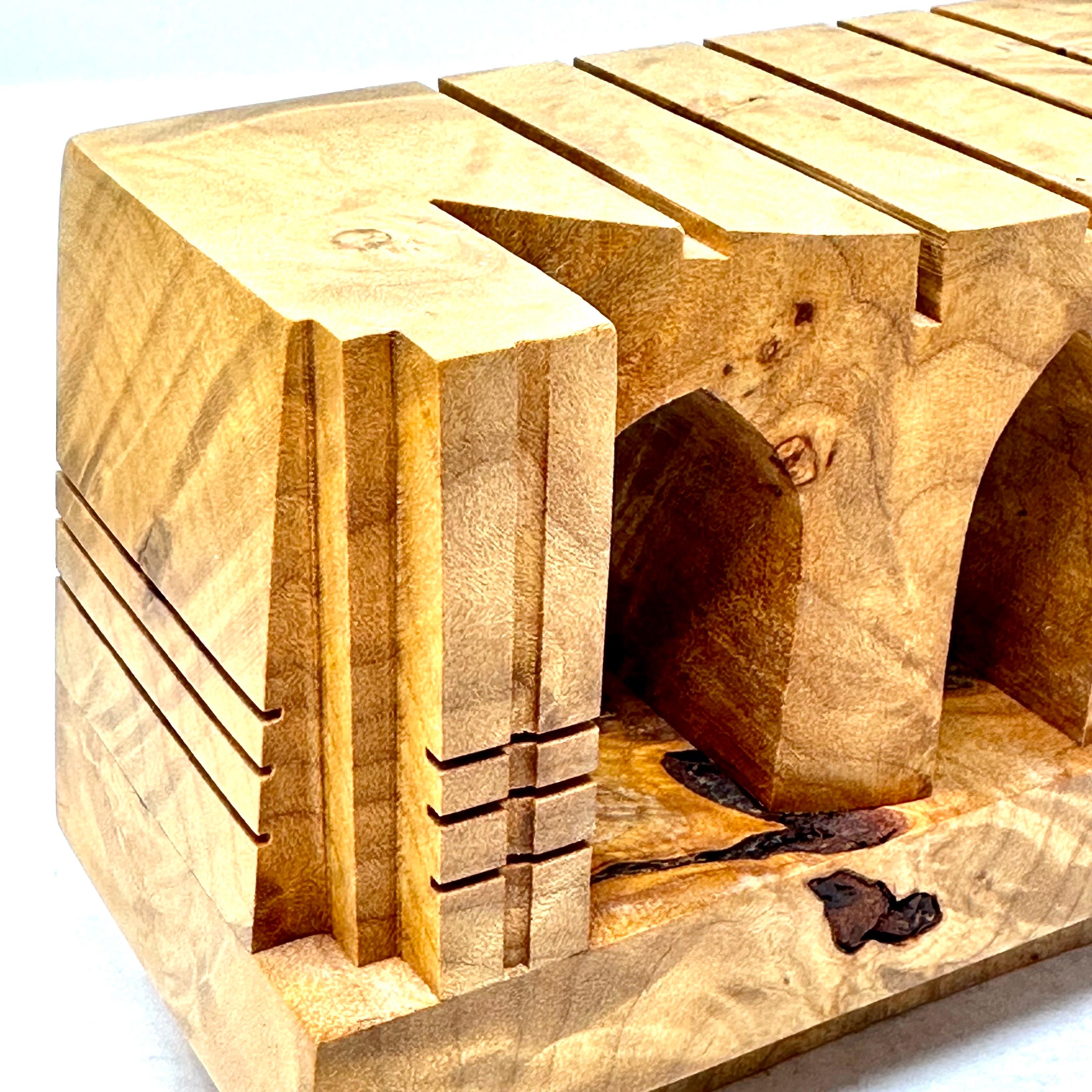 Michael Elkan Studios „Castles #14“ Handgeschnitzte Schachtel aus Vogelaugenahorn im Angebot 8