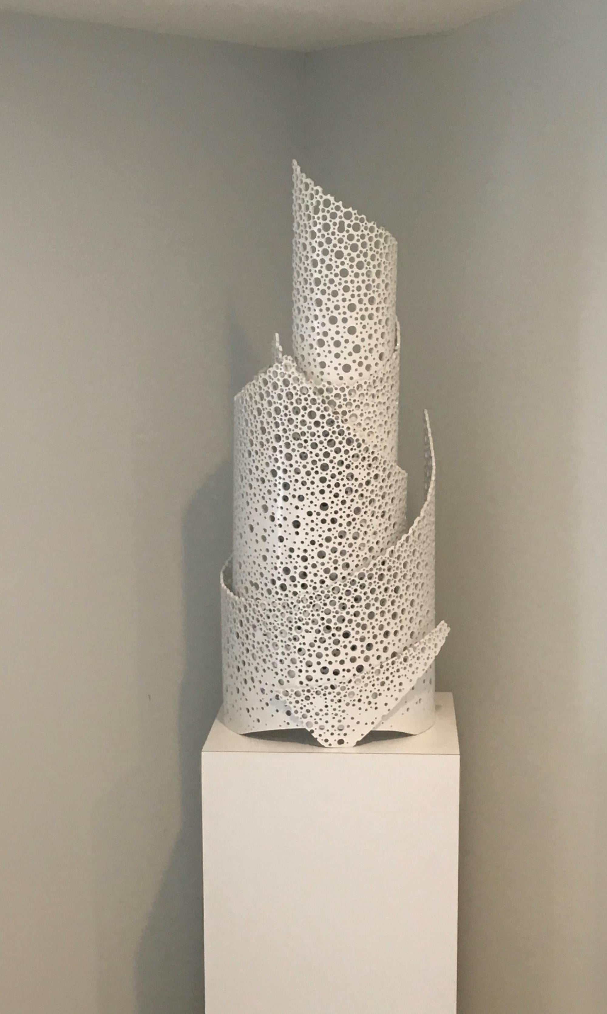 Abstract Sculpture Michael Enn Sirvet - De nombreux vents, sculpture, aluminium, rond, blanc, reflets muraux