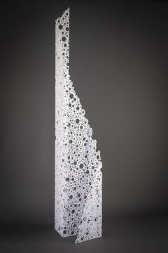 "Weiße Klippe I", Minimalistische abstrakte Metallskulptur, Aluminium weiß lackiert