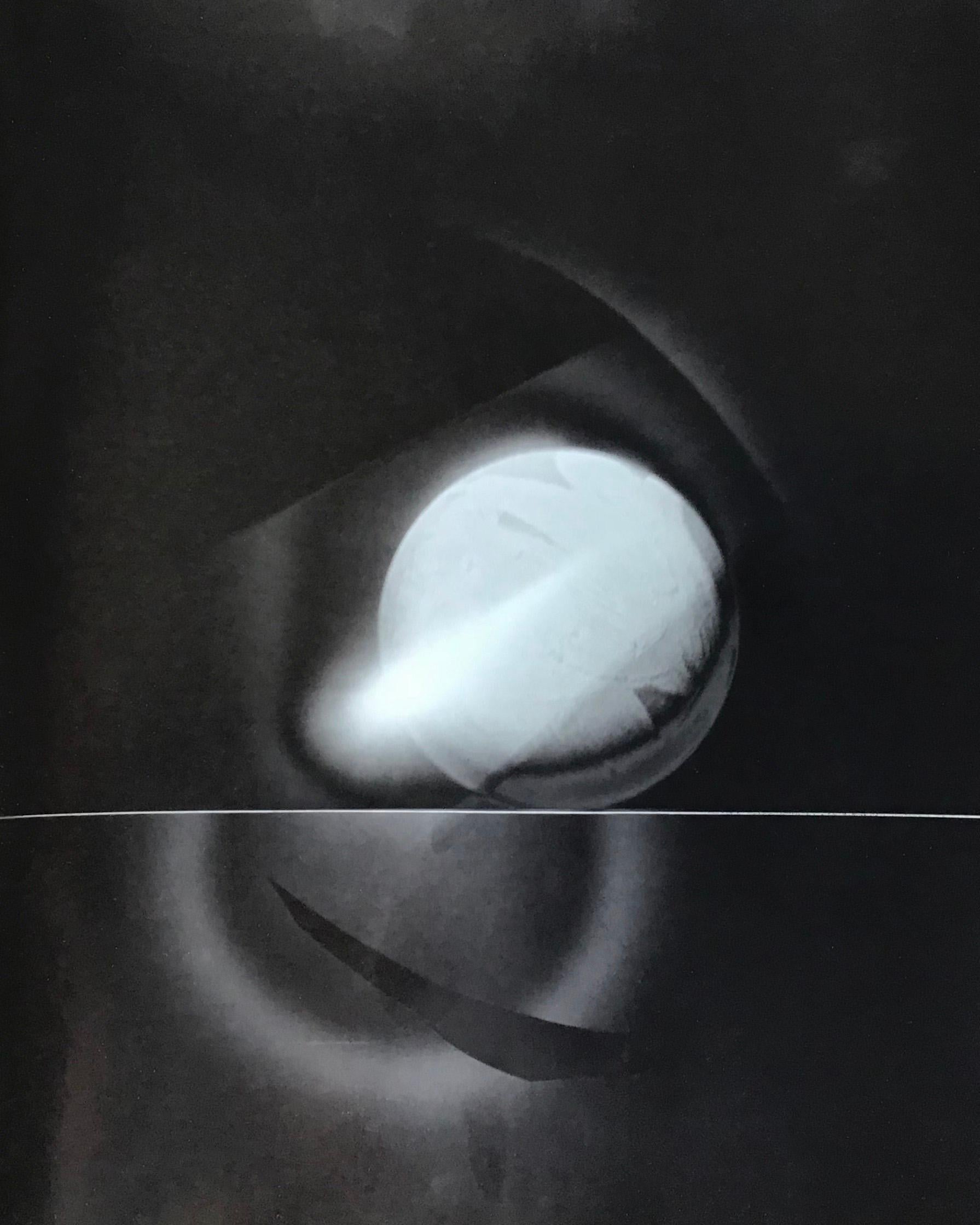 ATO>MIC #9, Einzigartiger silberner Luminogrammdruck, „Atomischer Druck wie Explosion oder Mondlandschaft“ (Schwarz), Abstract Photograph, von Michael G Jackson 