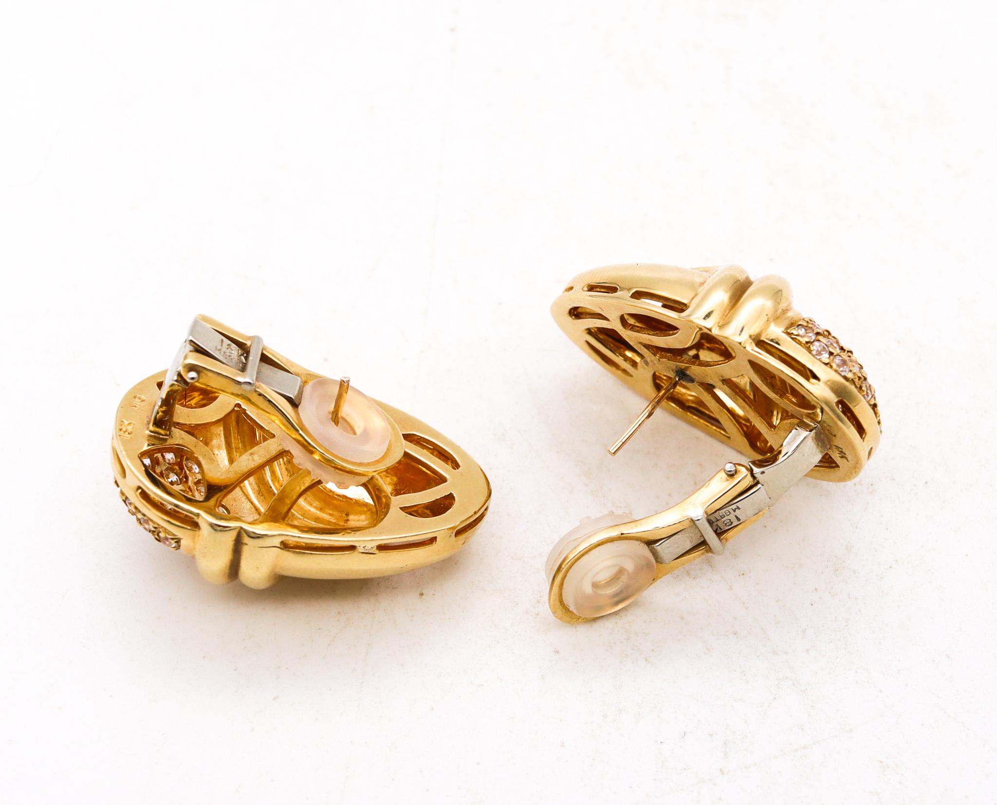 Michael Gates Drapery Clips Earrings Solid 18kt Yellow Gold 1.68 Cts in Diamonds In Excellent Condition For Sale In Miami, FL
