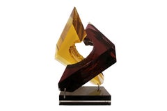 Sculpture en acrylique jaune et violette en lucite signée Michael George Intersection 2003