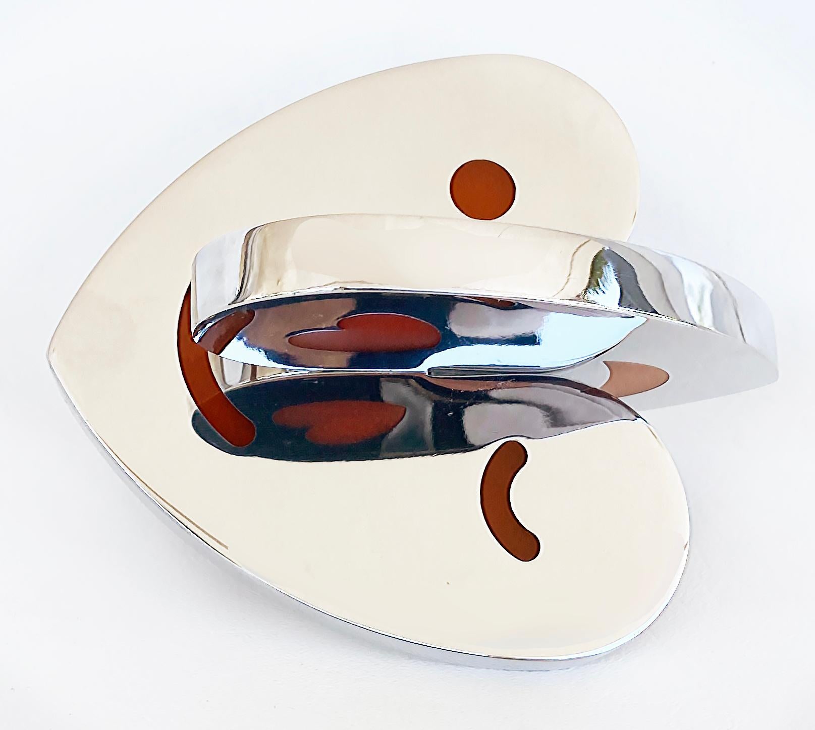 Polished  Michael Gitter Aluminum and Epoxy Resin Interlocking Hearts Sculpture  For Sale