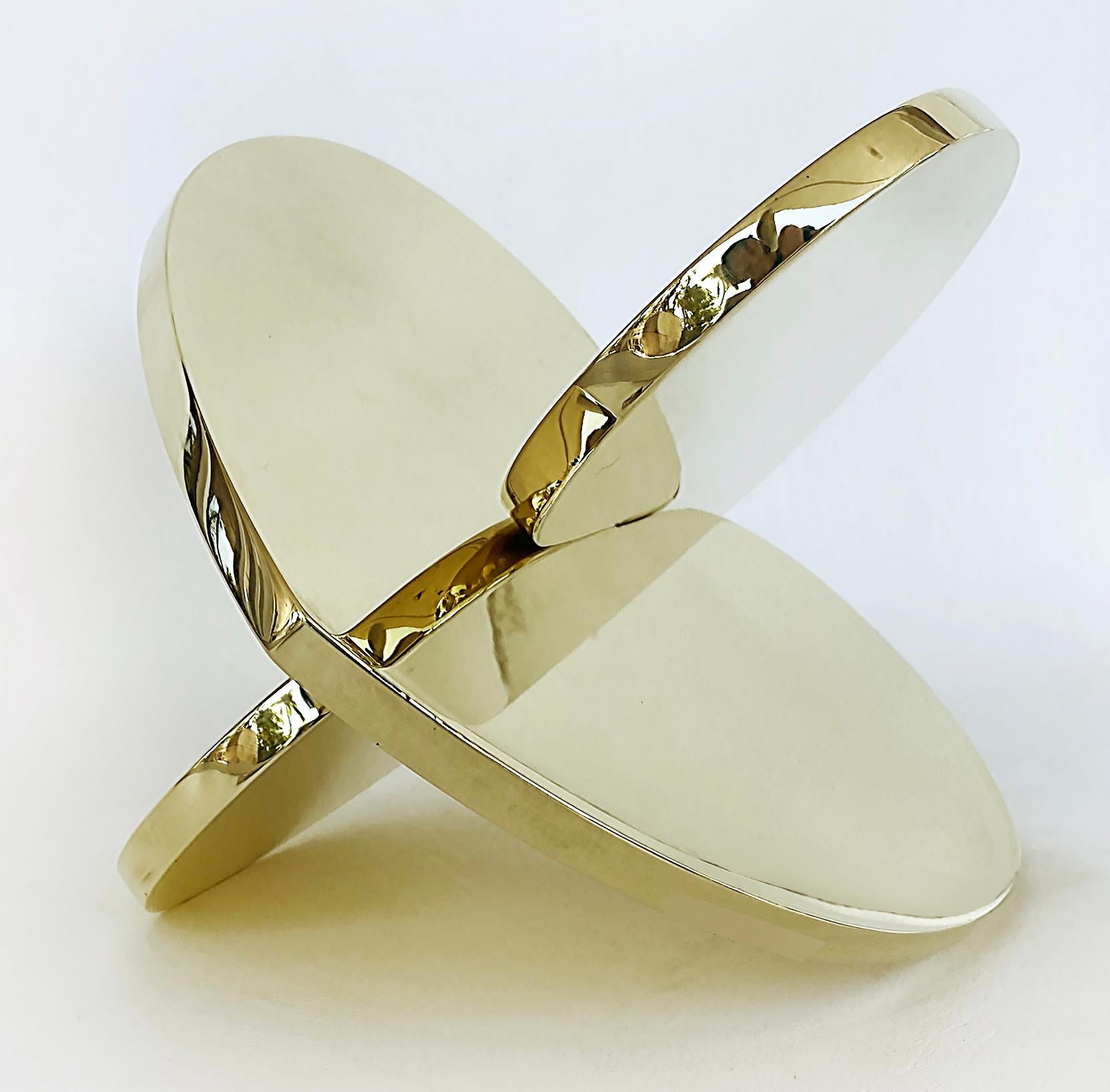 Michael Gitter Mirror Polished Brass Interlocking Hearts Sculpture  In New Condition For Sale In Miami, FL
