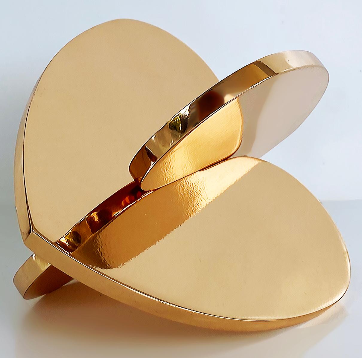 Polished Michael Gitter, Phu Truong Interlocking Hearts Sculpture in Solid Brass For Sale