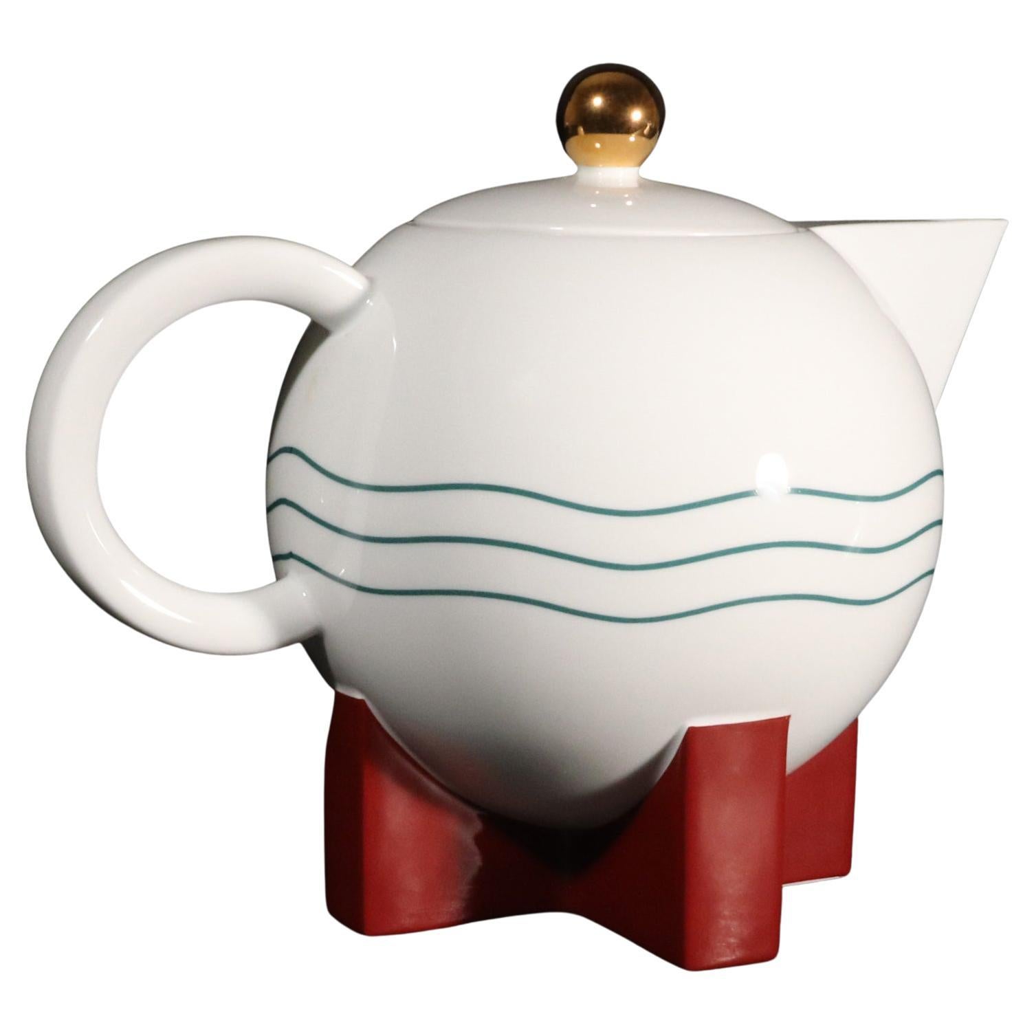Big Dripper Keramik-Kaffeekanne & Kaffee-Drip,,
Design von Michael Graves für Swid Powell.
1980s

Die komplette Big Dripper-Kaffeekanne aus Porzellan und Deckel mit becherförmigem Kaffeeauslauf für Tropfkaffee. 
Wir haben auch den Little Dripper auf
