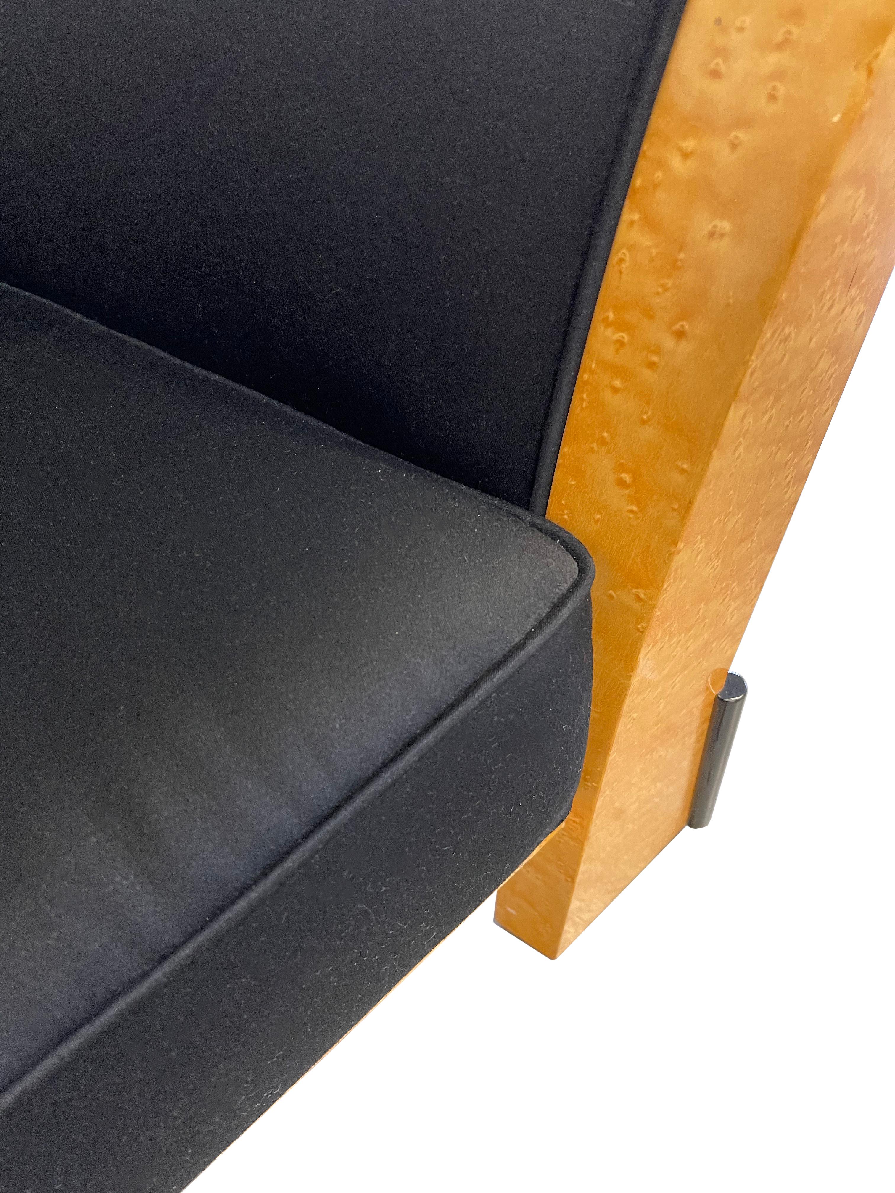 Michael Graves paire de fauteuils de salon postmodernes en soie et érable piqué en vente 5